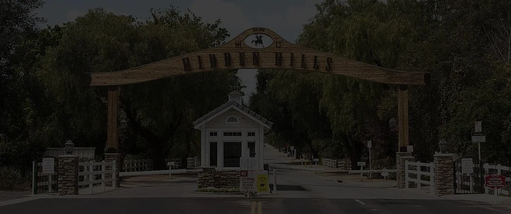 Long_Valley_Road_gate,_Hidden_Hills,_California.jpg