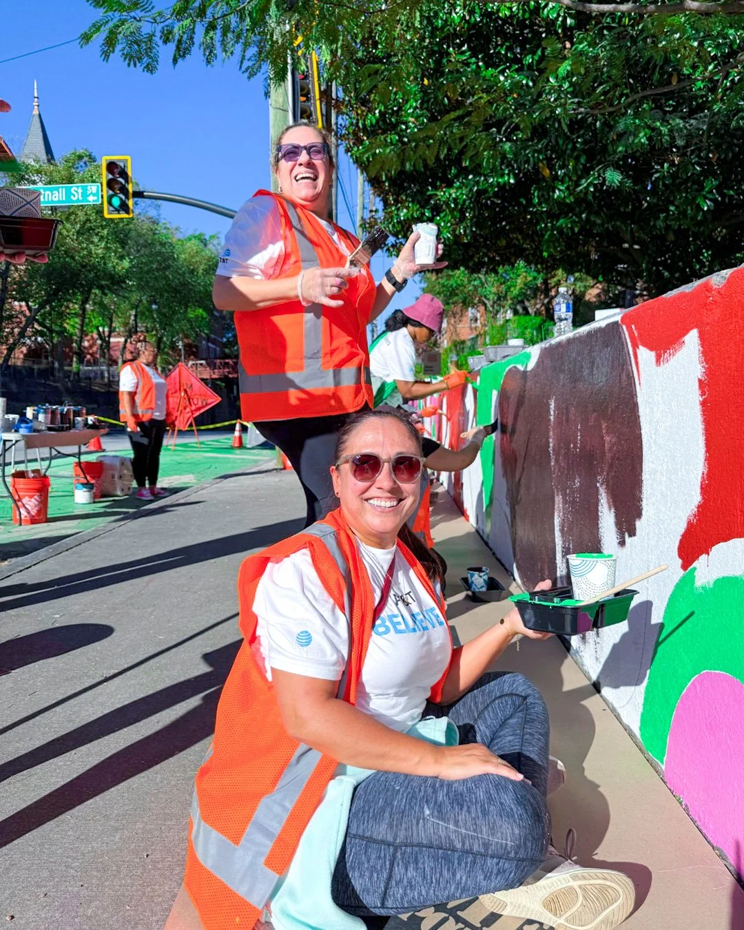 We love these photos from our friends at the Keep Atlanta Beautiful Commission and Keep America Beautiful!

They recently joined forces with 60 amazing AT&amp;T employee volunteers to transform three blank walls along MLK Blvd SW&mdash;just across fr