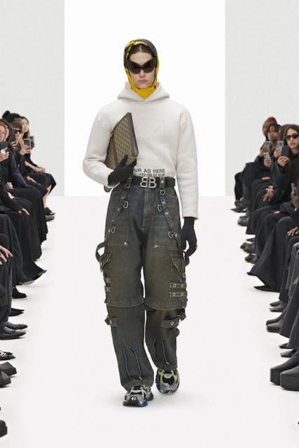 92432-Balenciaga-SS-2022-10.preview.jpg