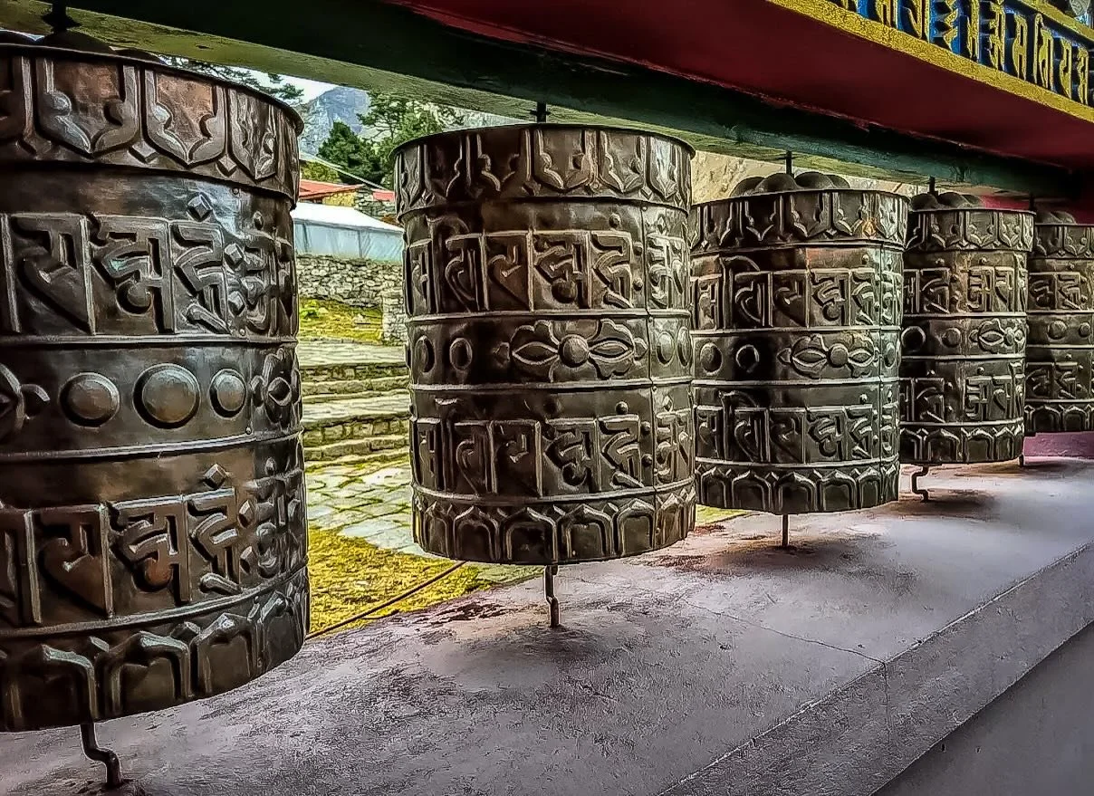 #nepal #prayerwheel #kathmand&uacute; #himalaya #boudhanathstupa #33trekking #livelaughlove #travel #adventure #backpacking #explore #photography #travelphotography #blog #nomadic #liveauthentic #worldtravel #artofvisuals #scenic #natgeo  #danajoncha