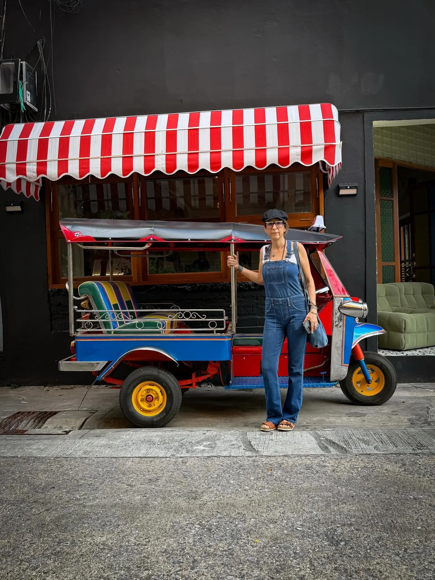 #bangkok #thailand #visitthailand 
#summerthailand #portraitphotography
#33trekking #natgeo #natgeotravel 
#photography #worldtravel #shotoniphone #travelphotography #travelandleisureasia #live laugh love #adobe #lightroom #photoblog #tourism #thaili