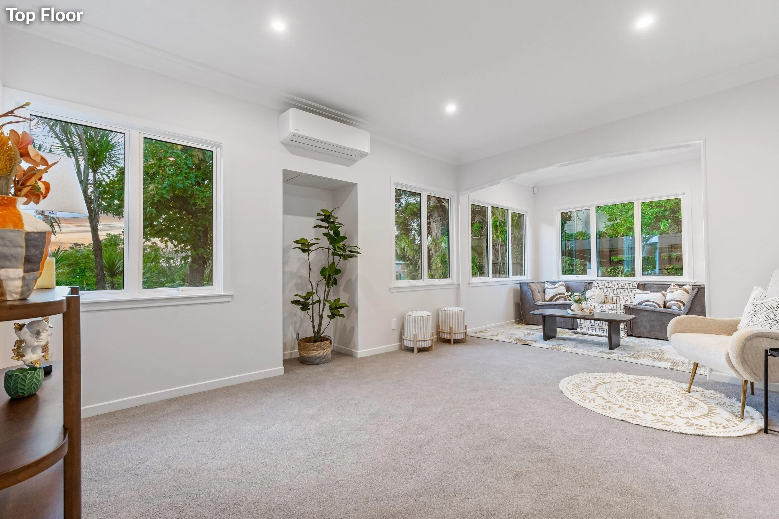 158 Hutchinson Avenue 1bb.jpg