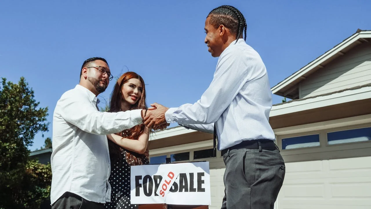 How Realtors Support Home Buyers Around Local Schools