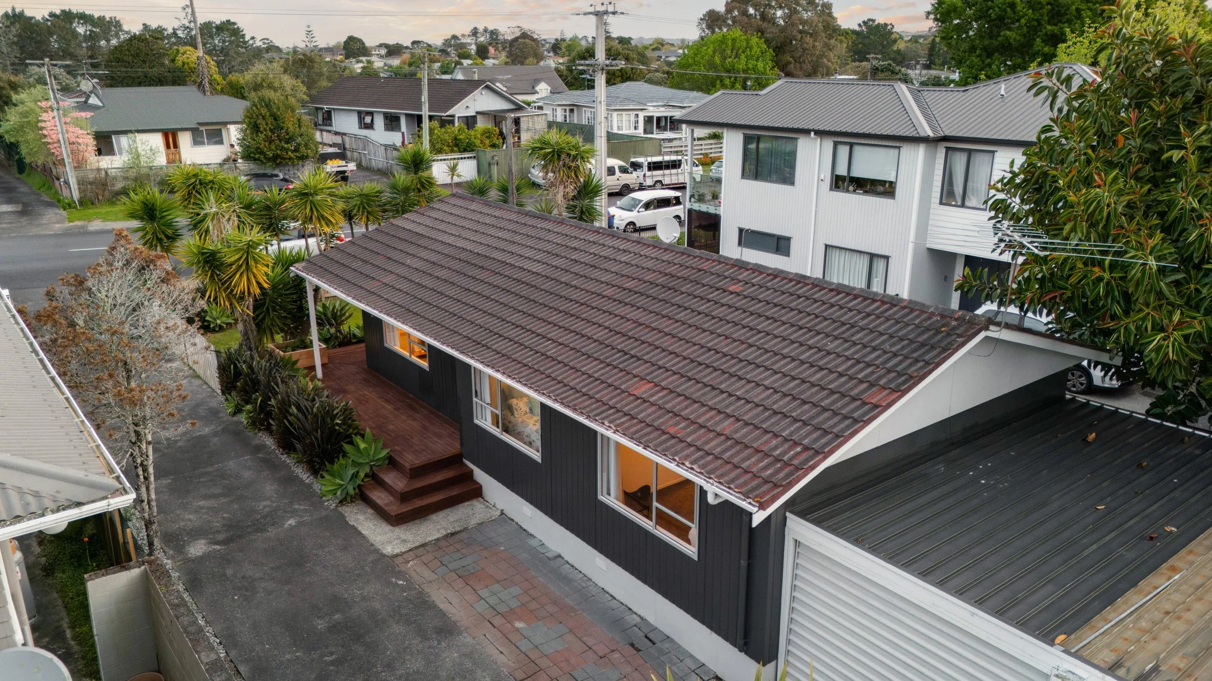 1-322 Royal Road 22.jpg