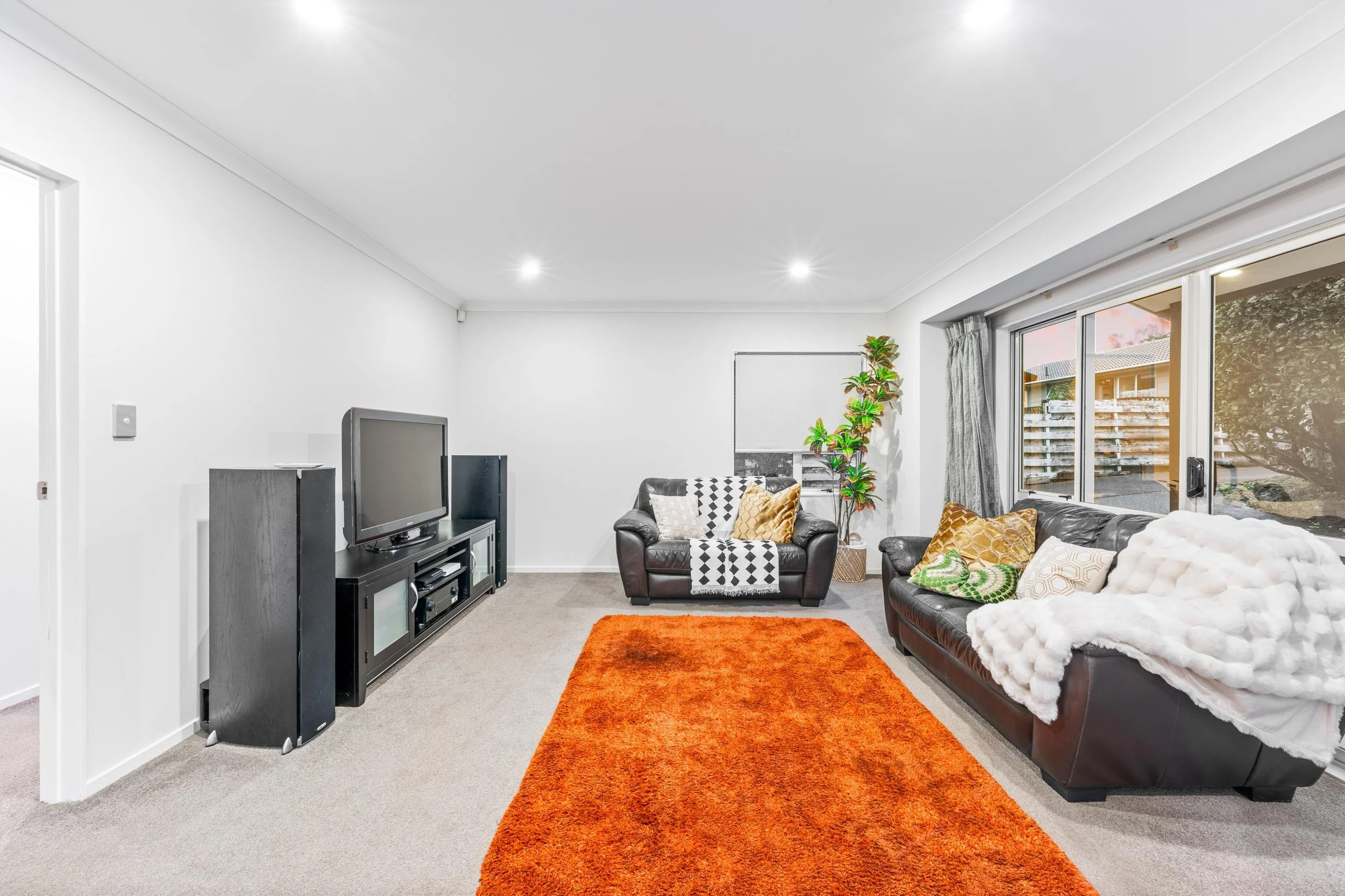 305 Royal Road 8a.jpg