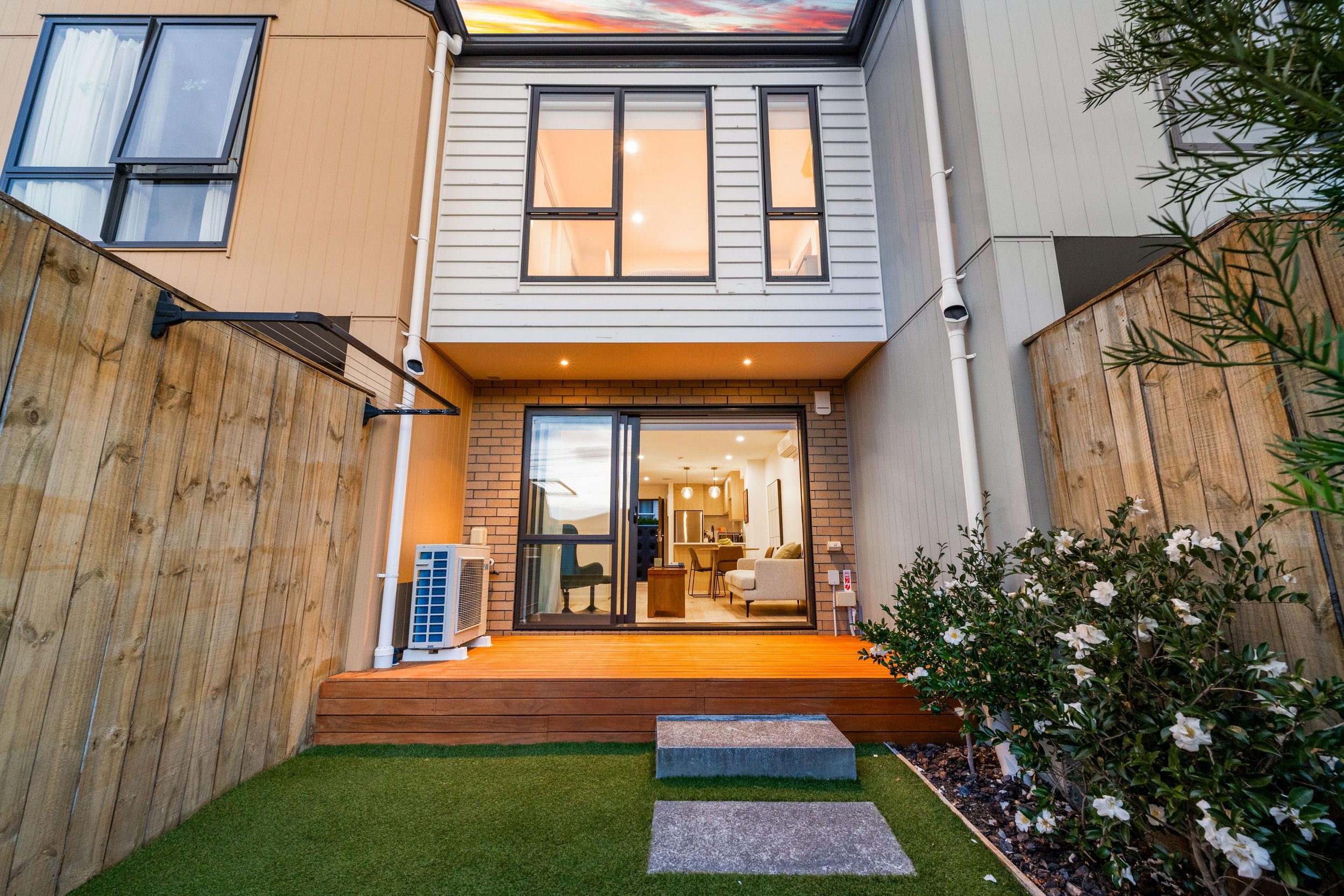 5-1A Royal View Road 15.jpg