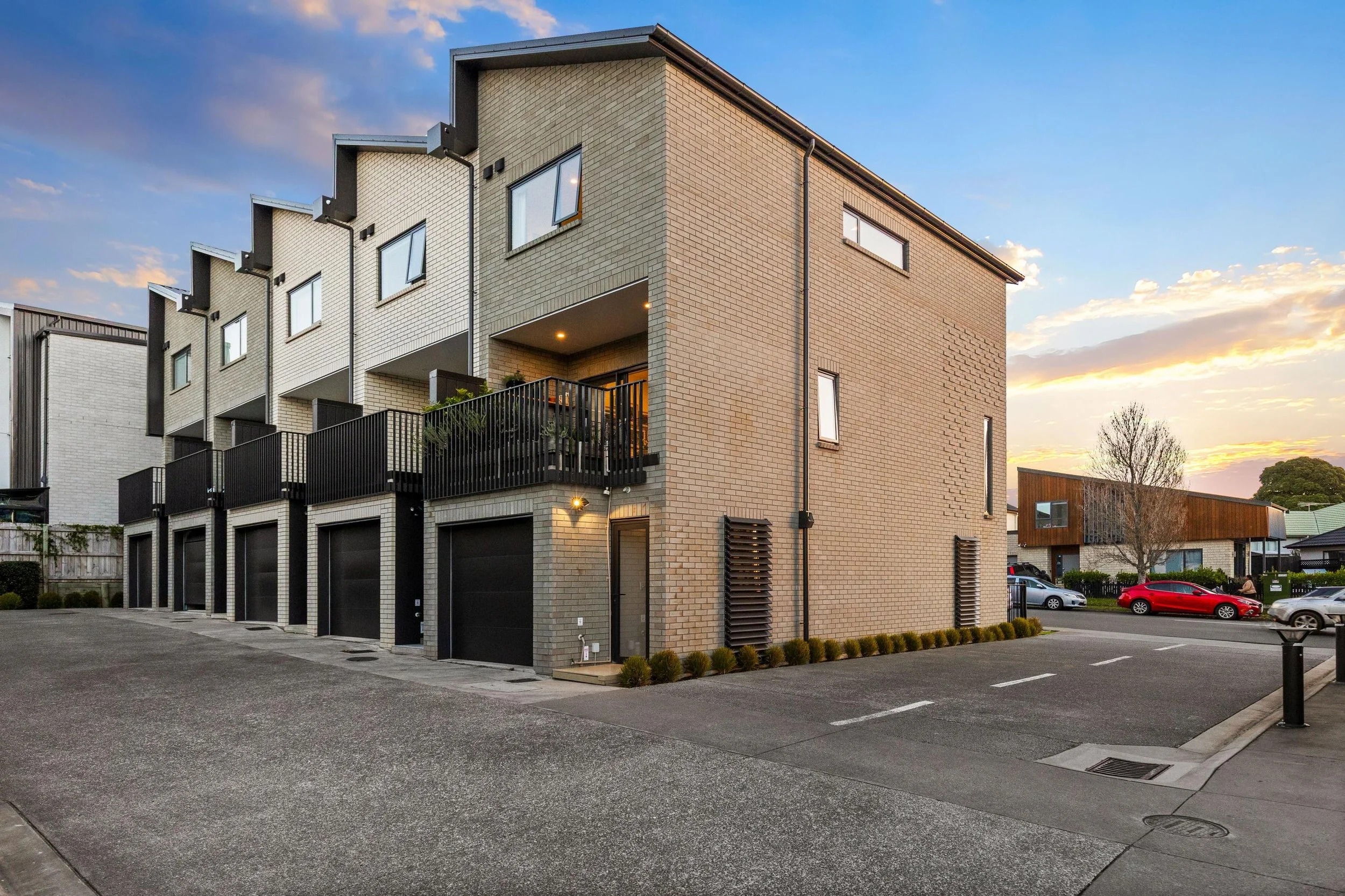 33-28 Westgate Drive 4.jpg