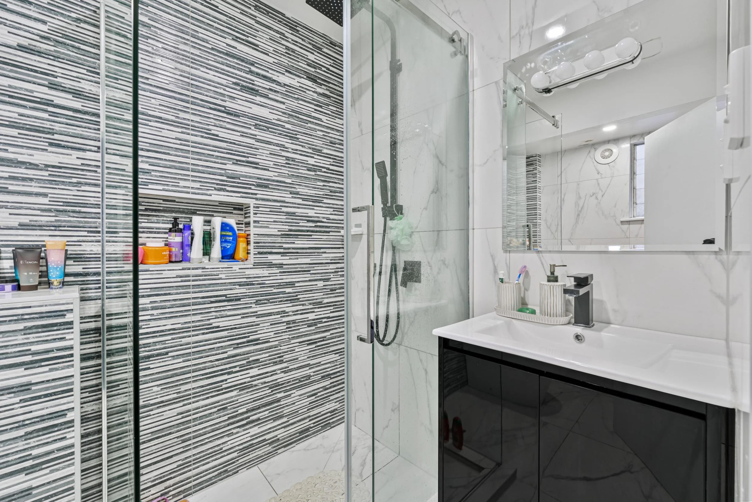 214a Edmonton Road 21a.jpg