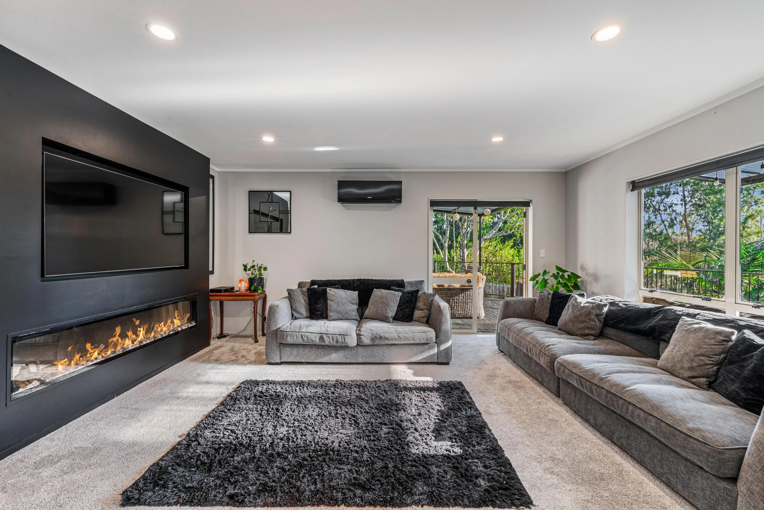 129b Parrs Cross Road 11.jpg