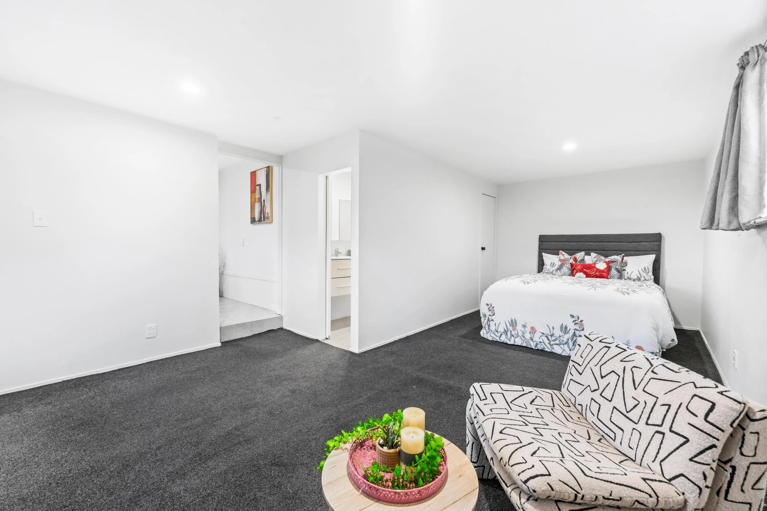 2 Lowtherhurst Road 16.jpg