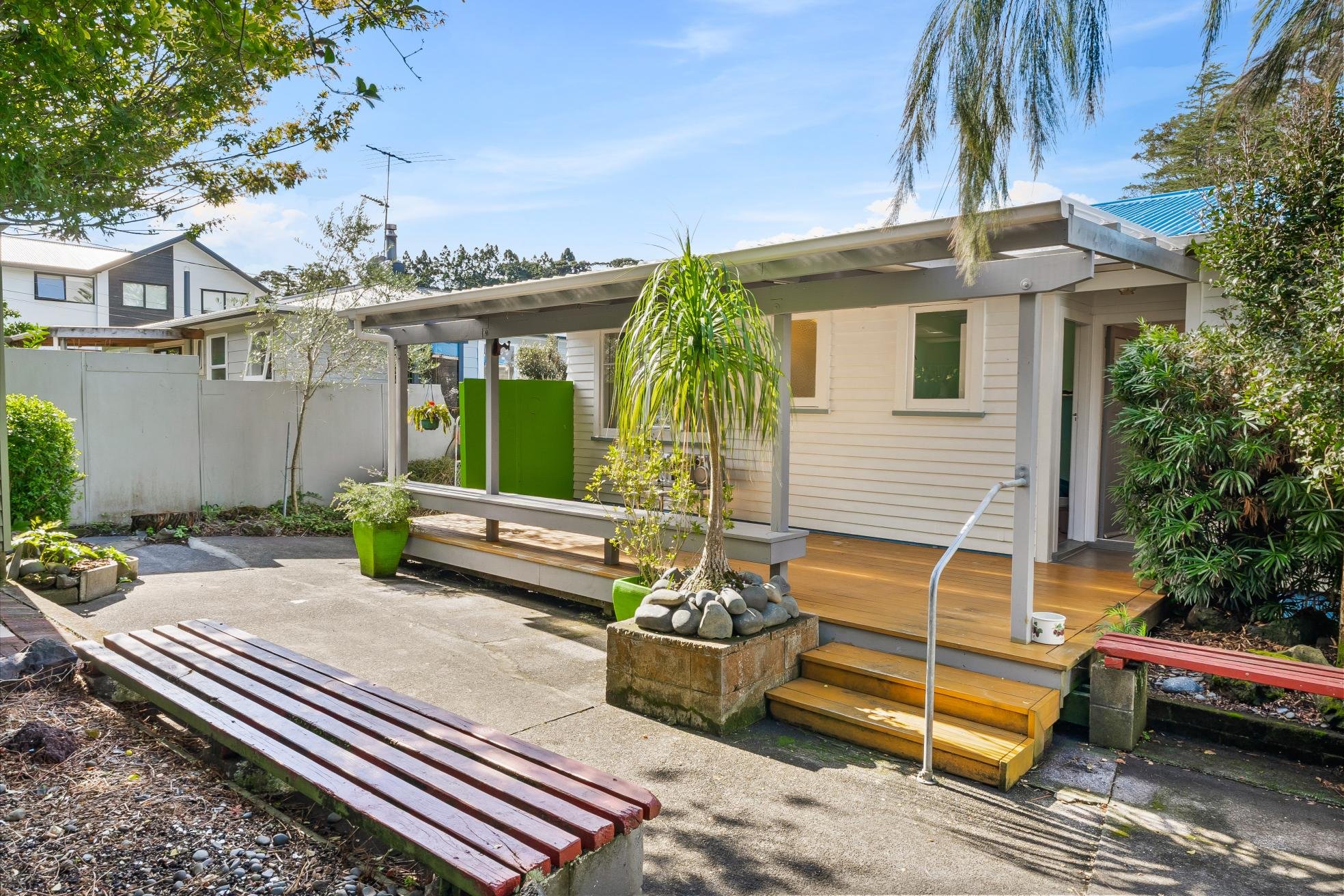 25 Lowtherhurst Road 18a.jpg