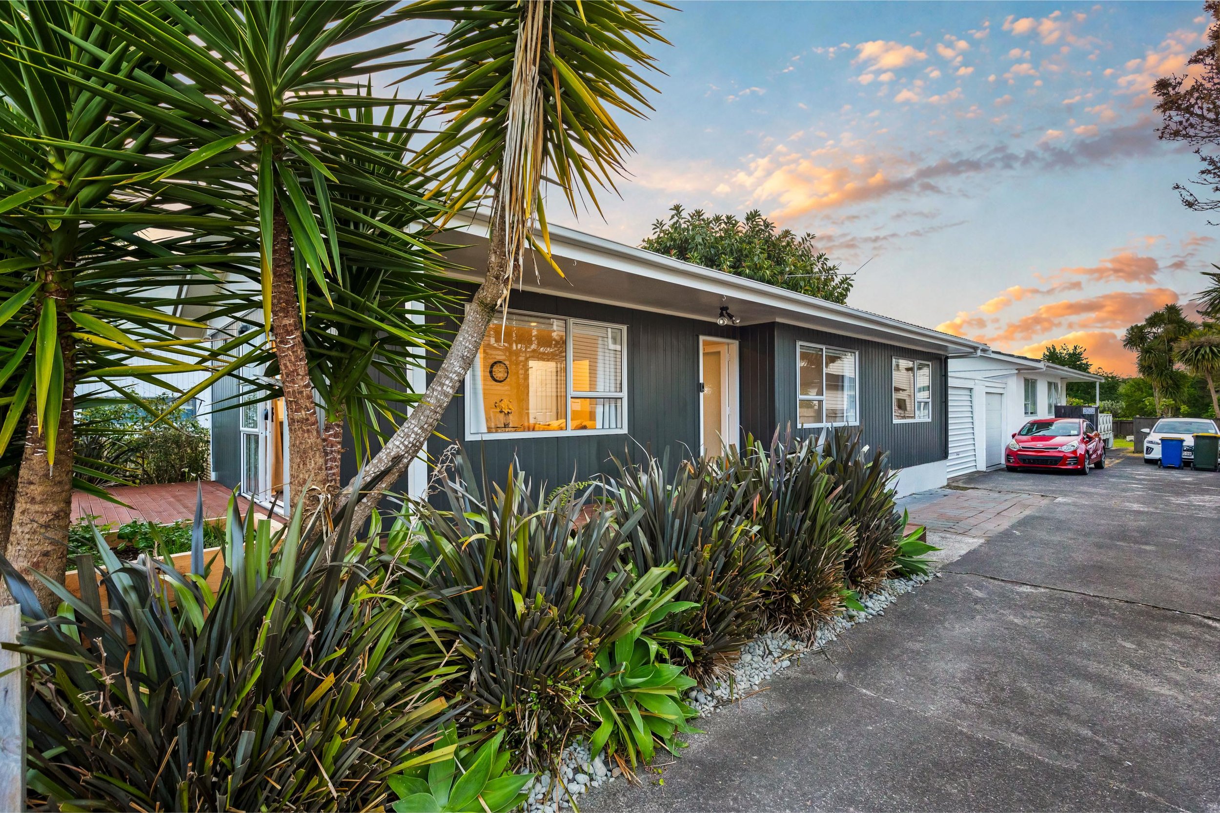 1-322 Royal Road 20.jpg