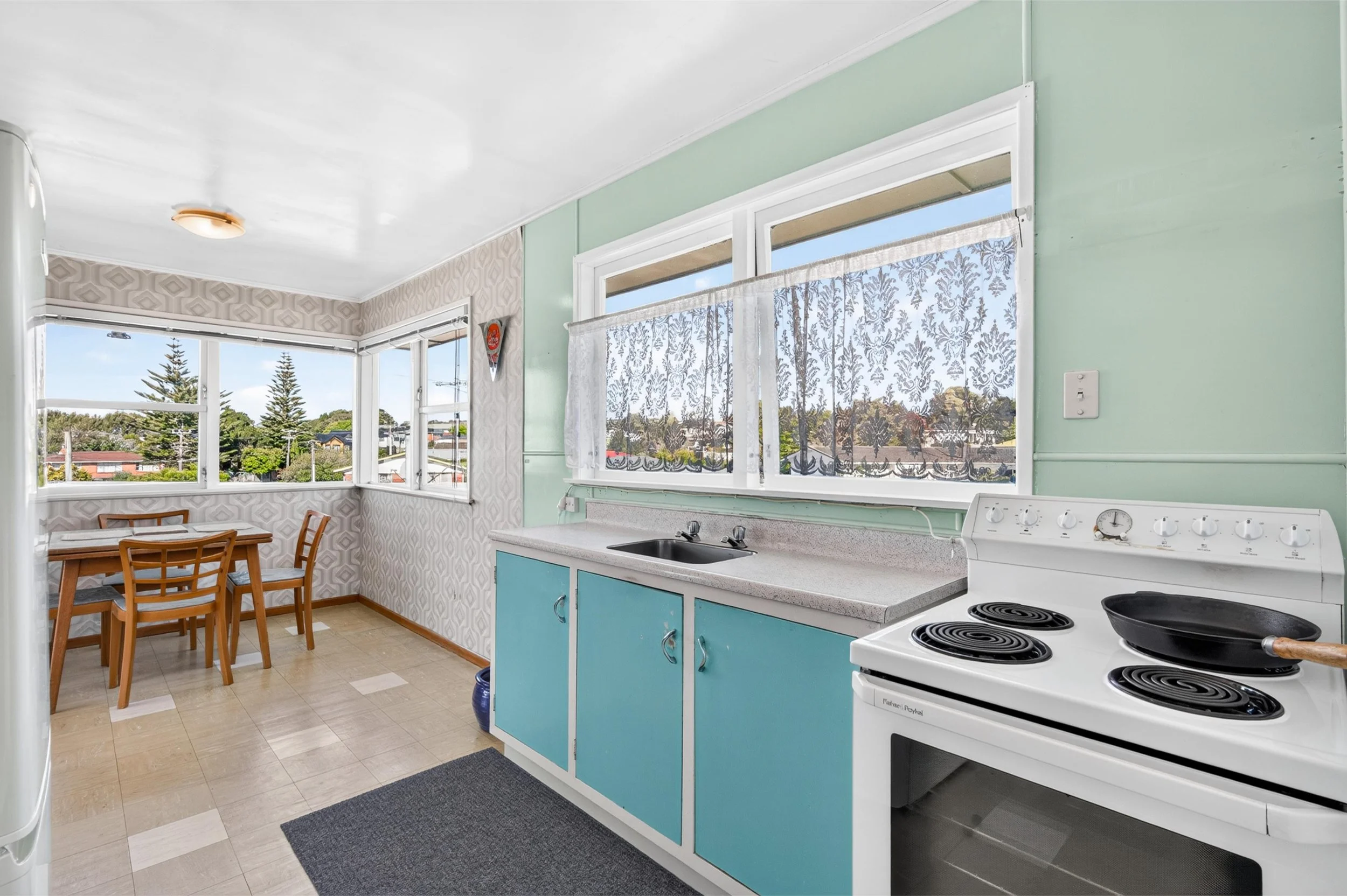 55 Royal View Road 7.jpg