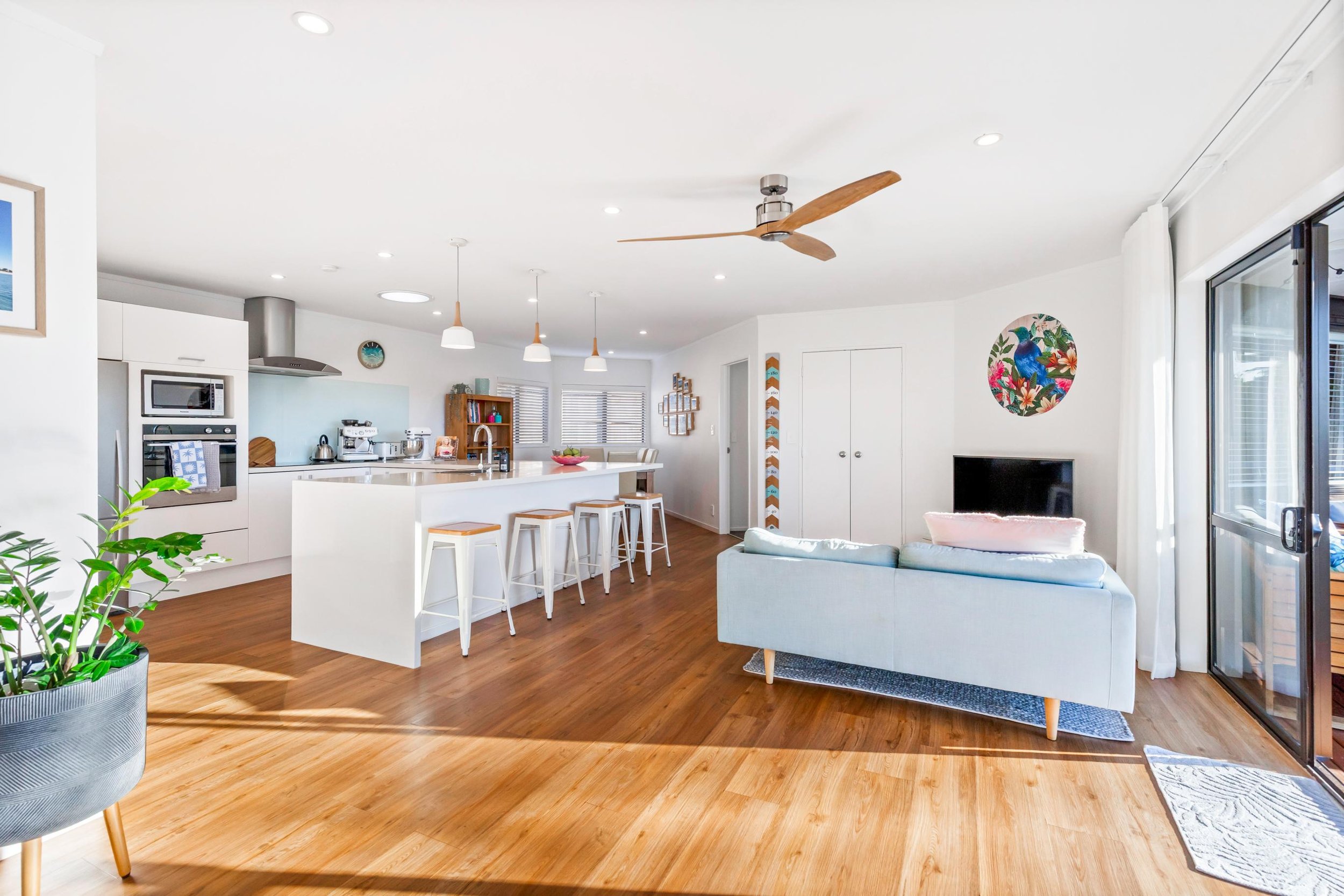 22 Matisse Drive 3a.jpg