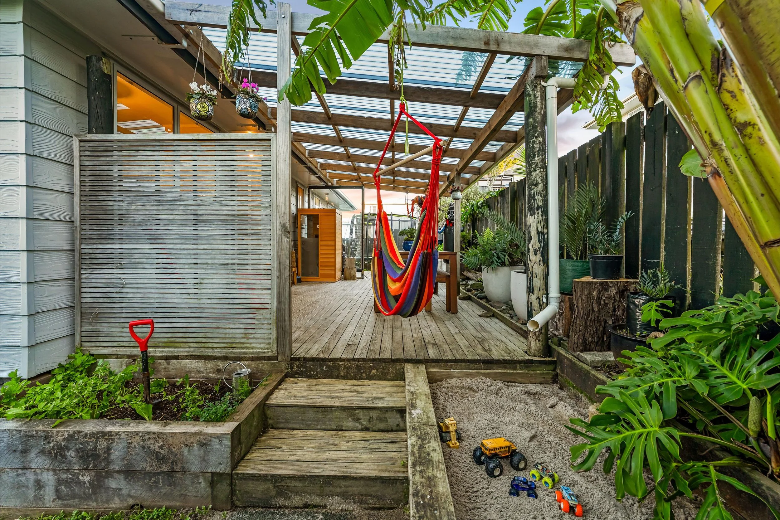 1-30 Elizabeth Drive 18.jpg