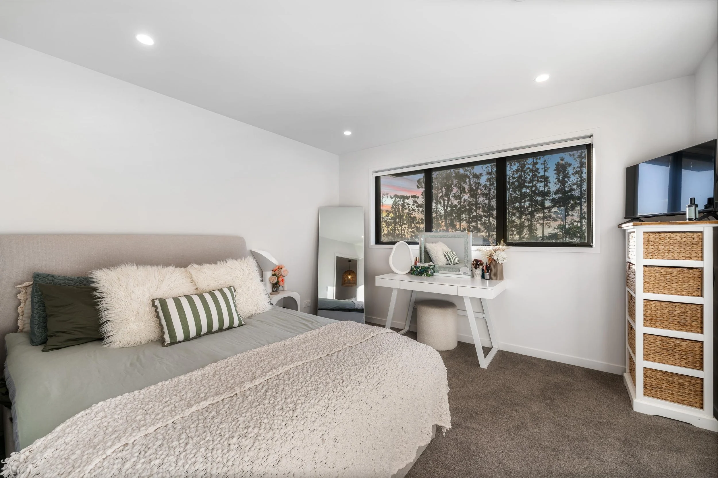 3-111 Hobsonville Road 15a.jpg