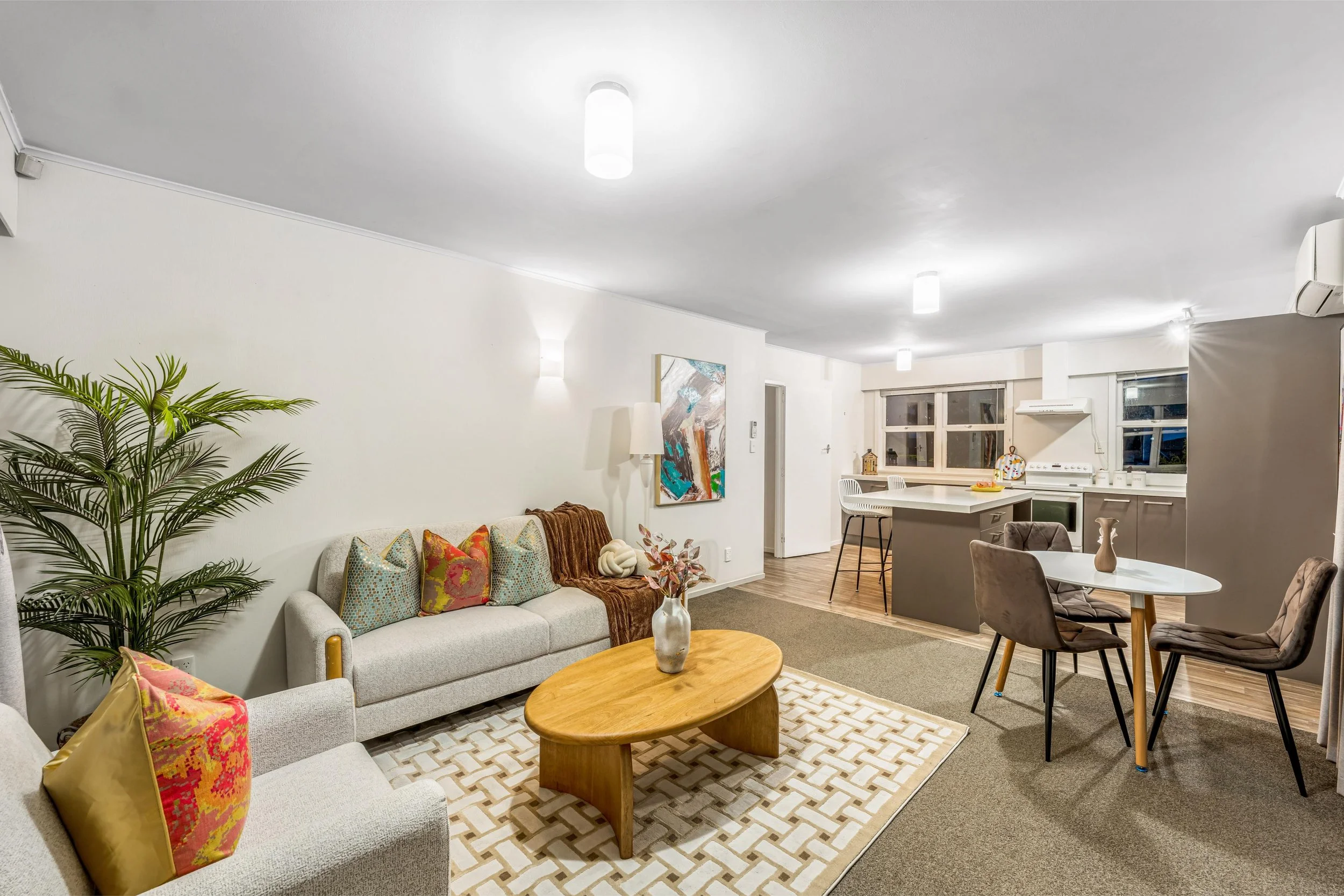 2-111 Hobsonville Road 11a.jpg