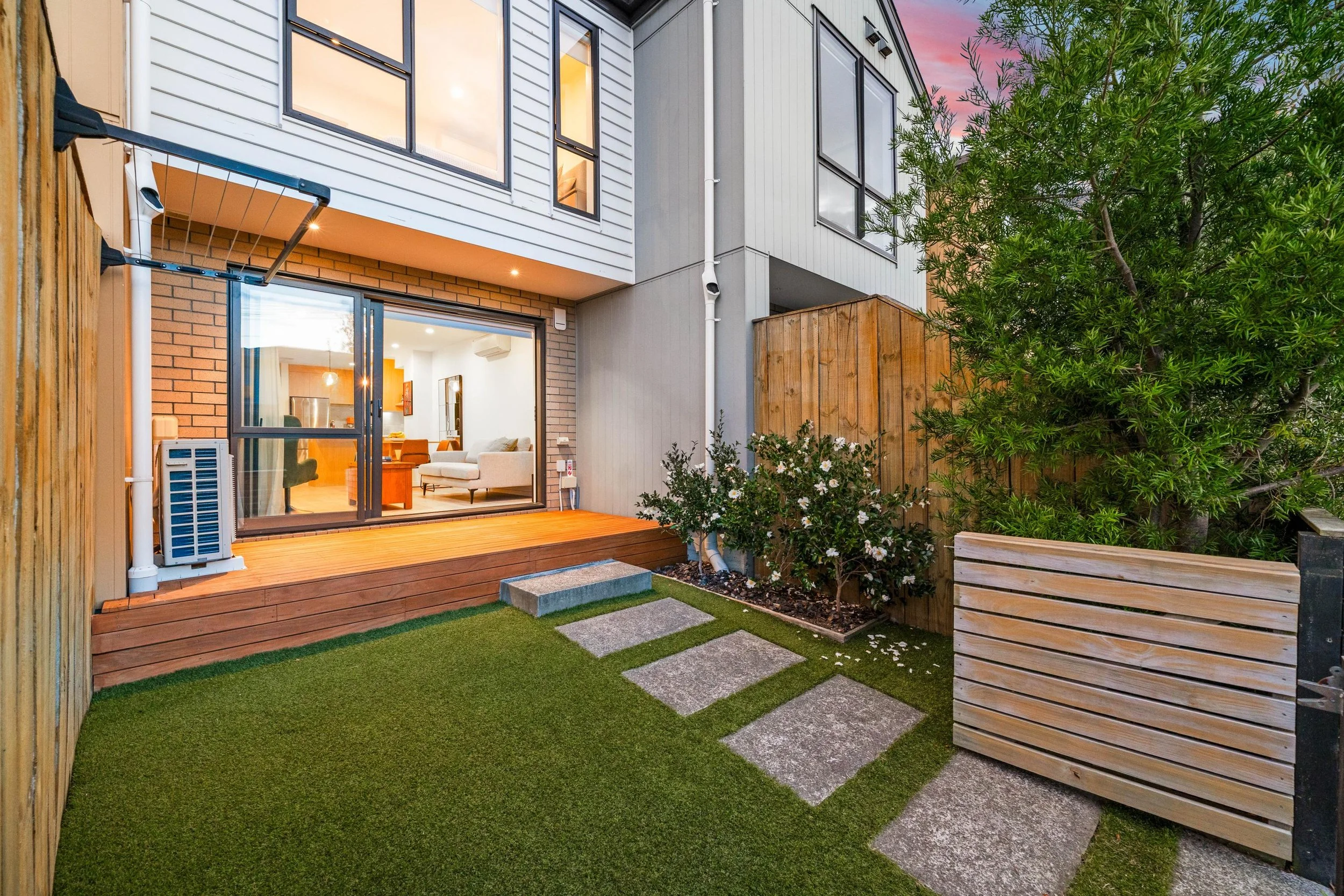 5-1A Royal View Road 7a.jpg