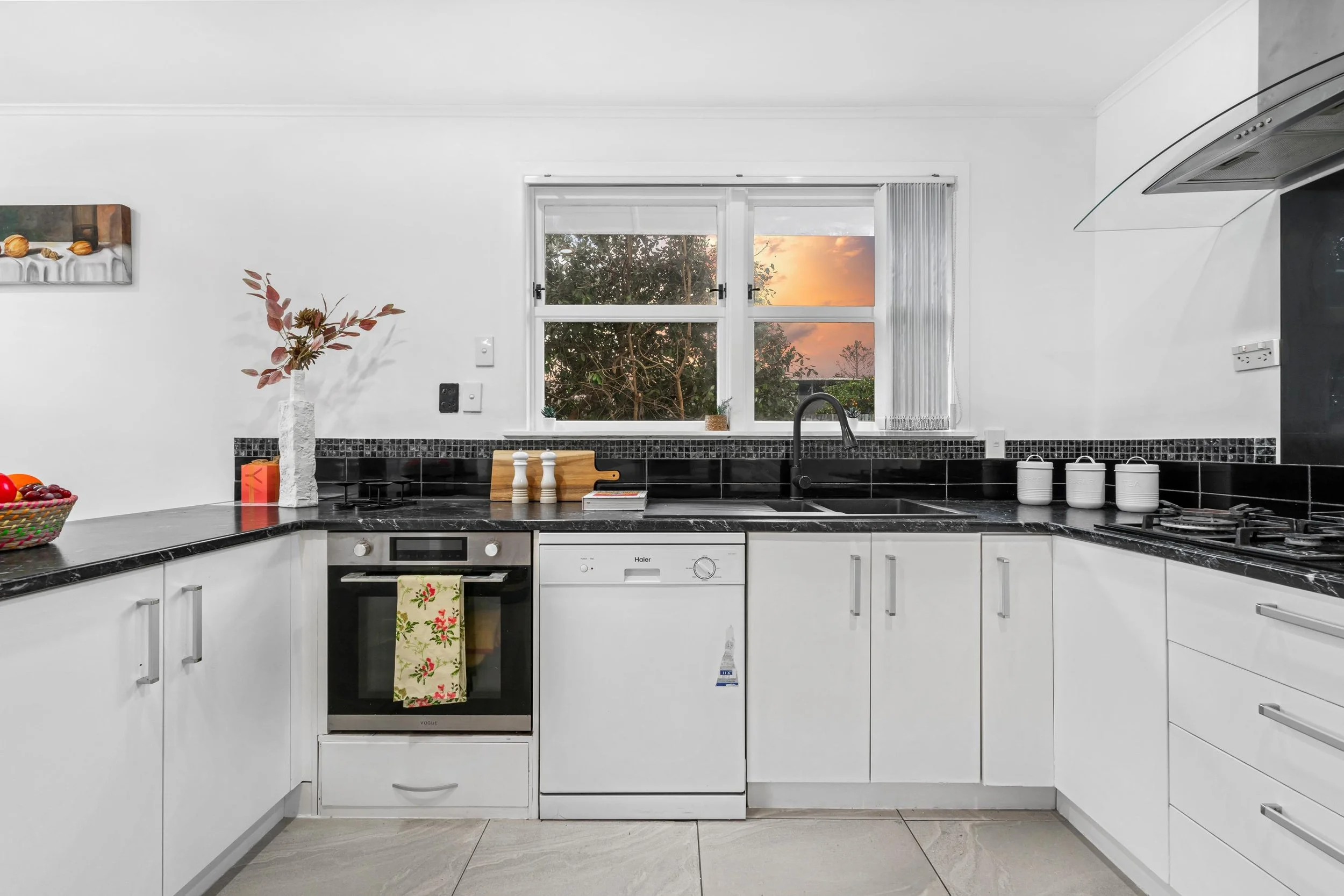 2 Lowtherhurst Road 5.jpg
