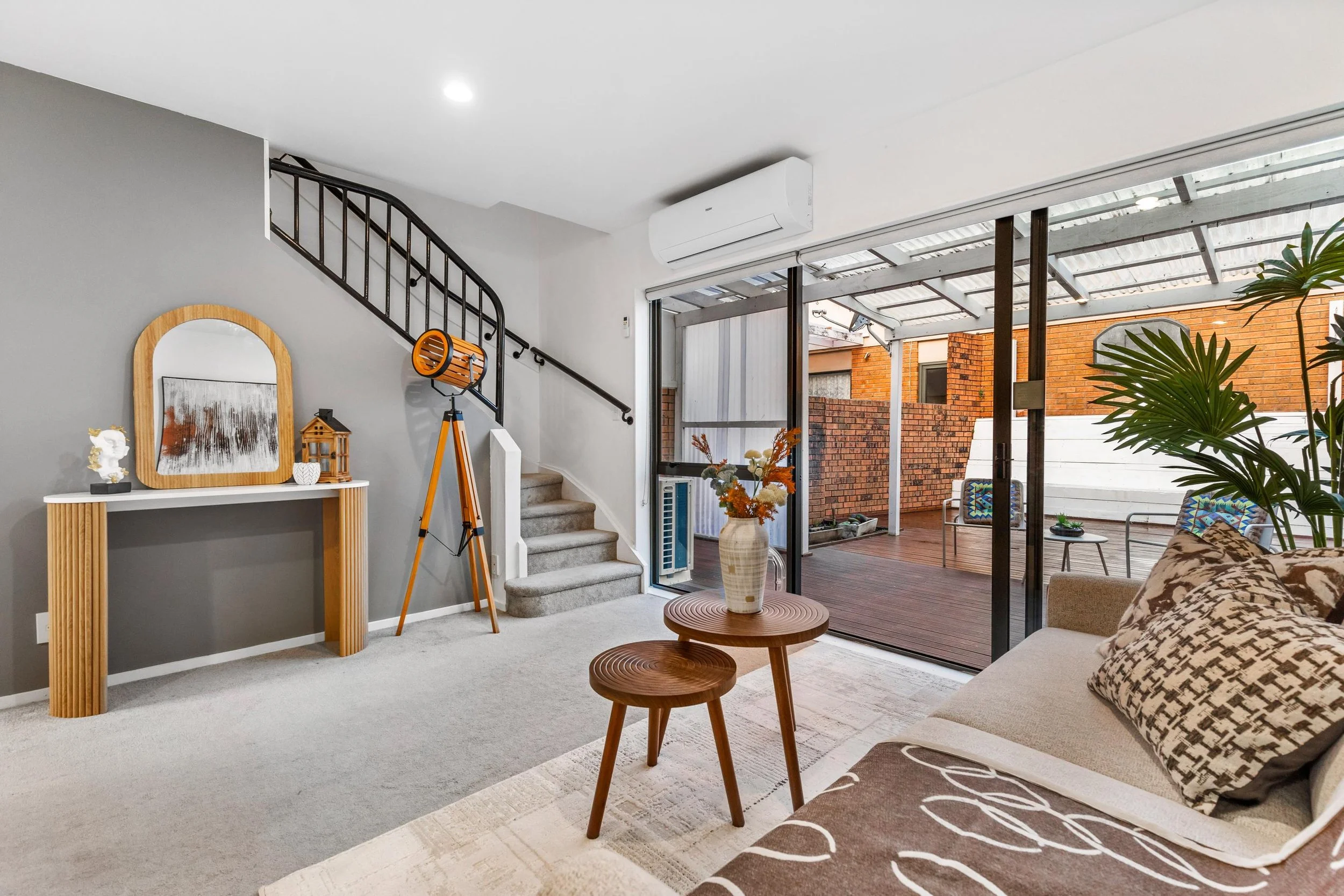 17-1 Melview Place 5.jpg