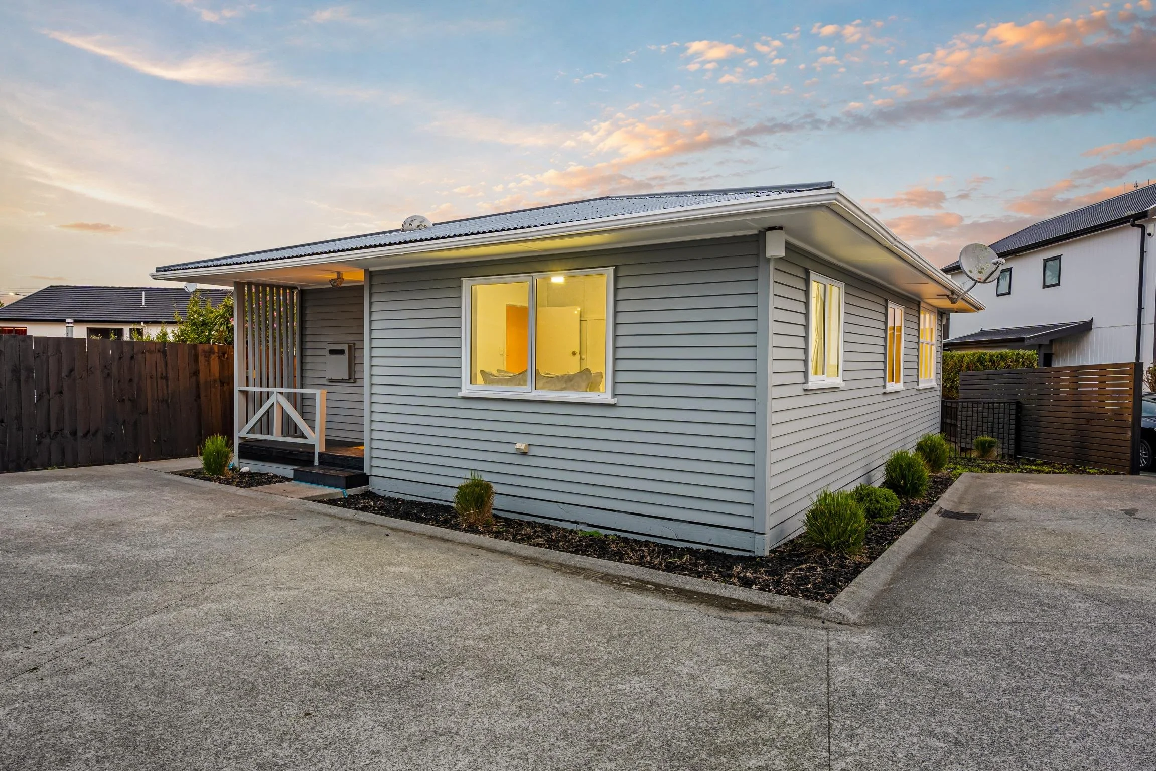 2-111 Hobsonville Road 18.jpg