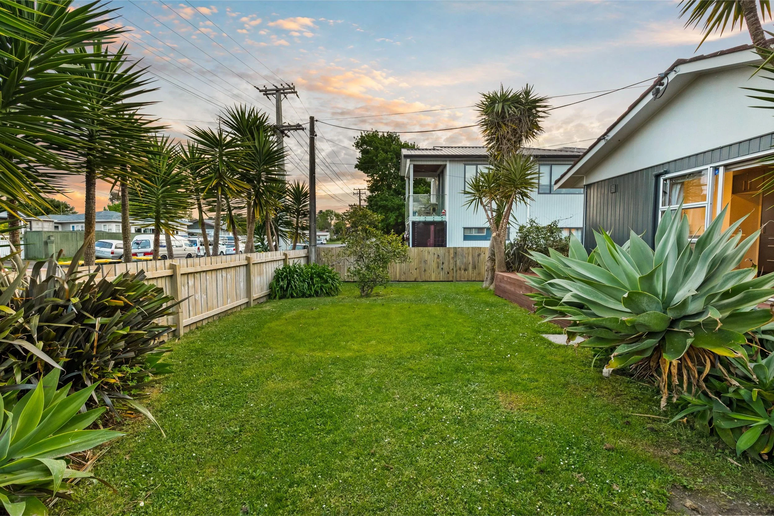 1-322 Royal Road 16.jpg
