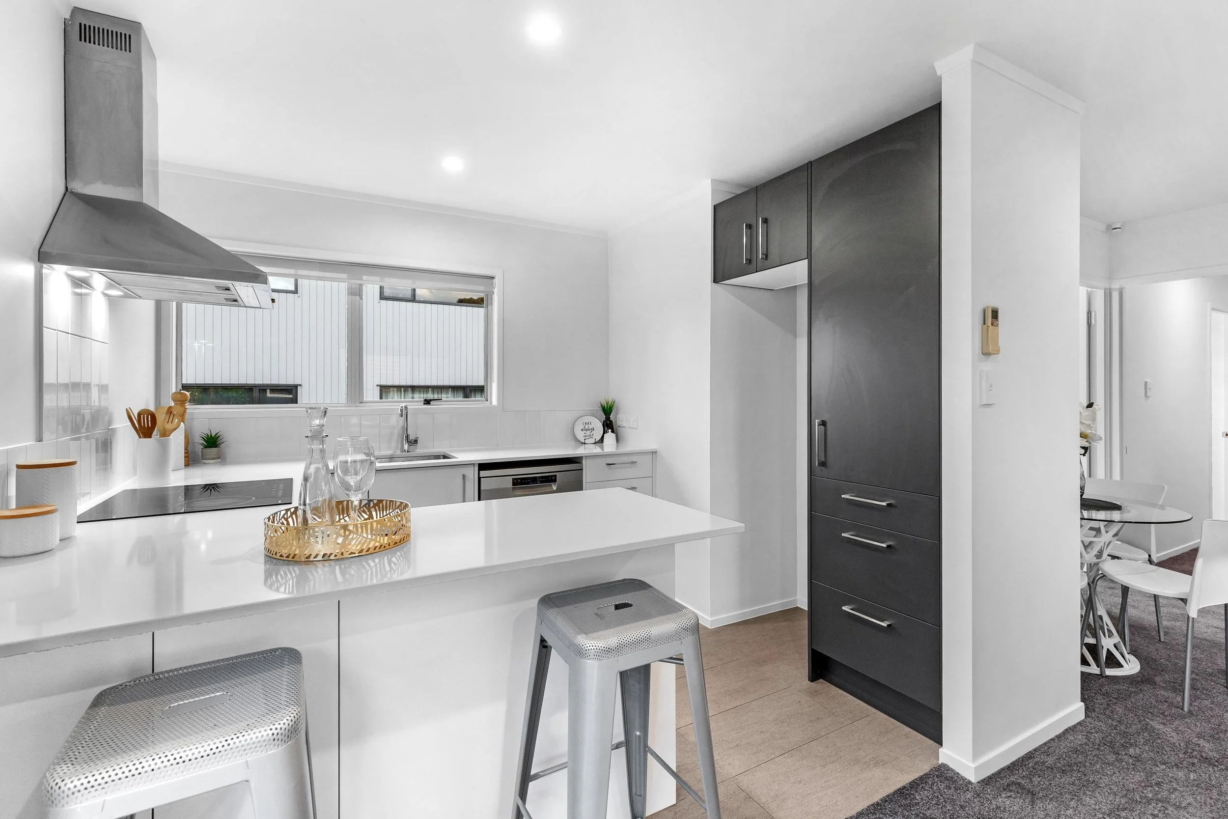 1-322 Royal Road 6.jpg