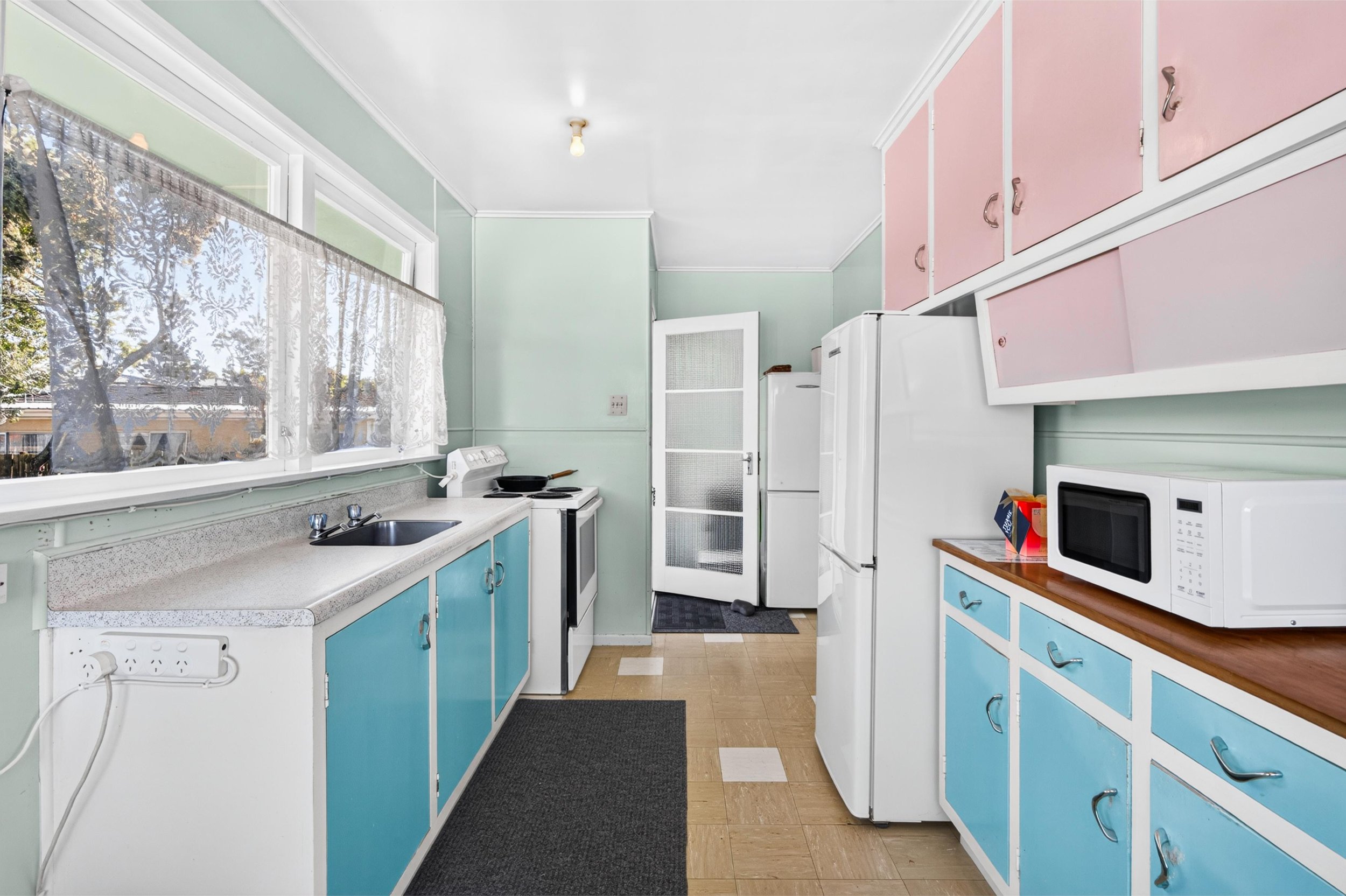 55 Royal View Road 9.jpg