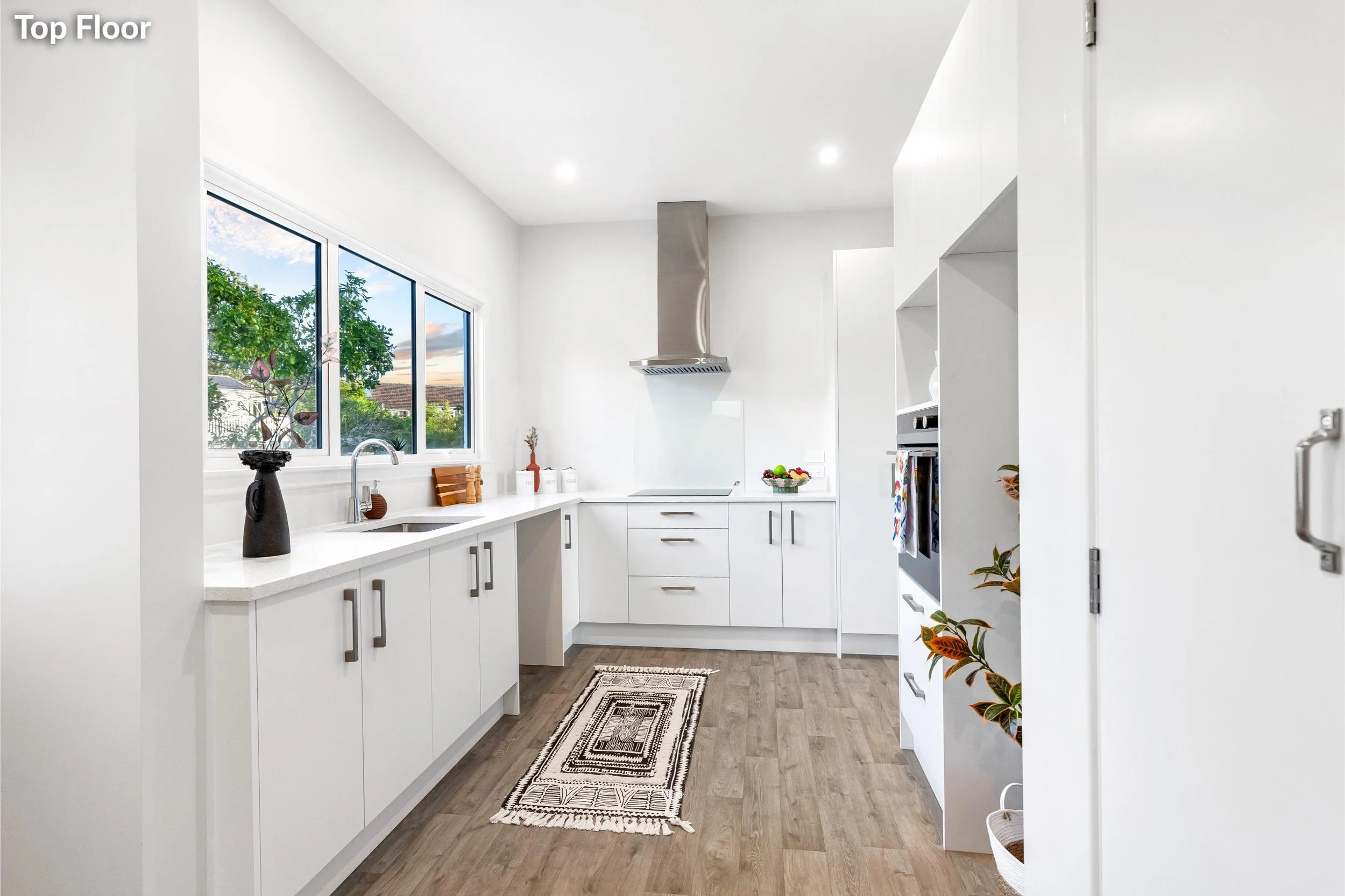 158 Hutchinson Avenue 1e.jpg