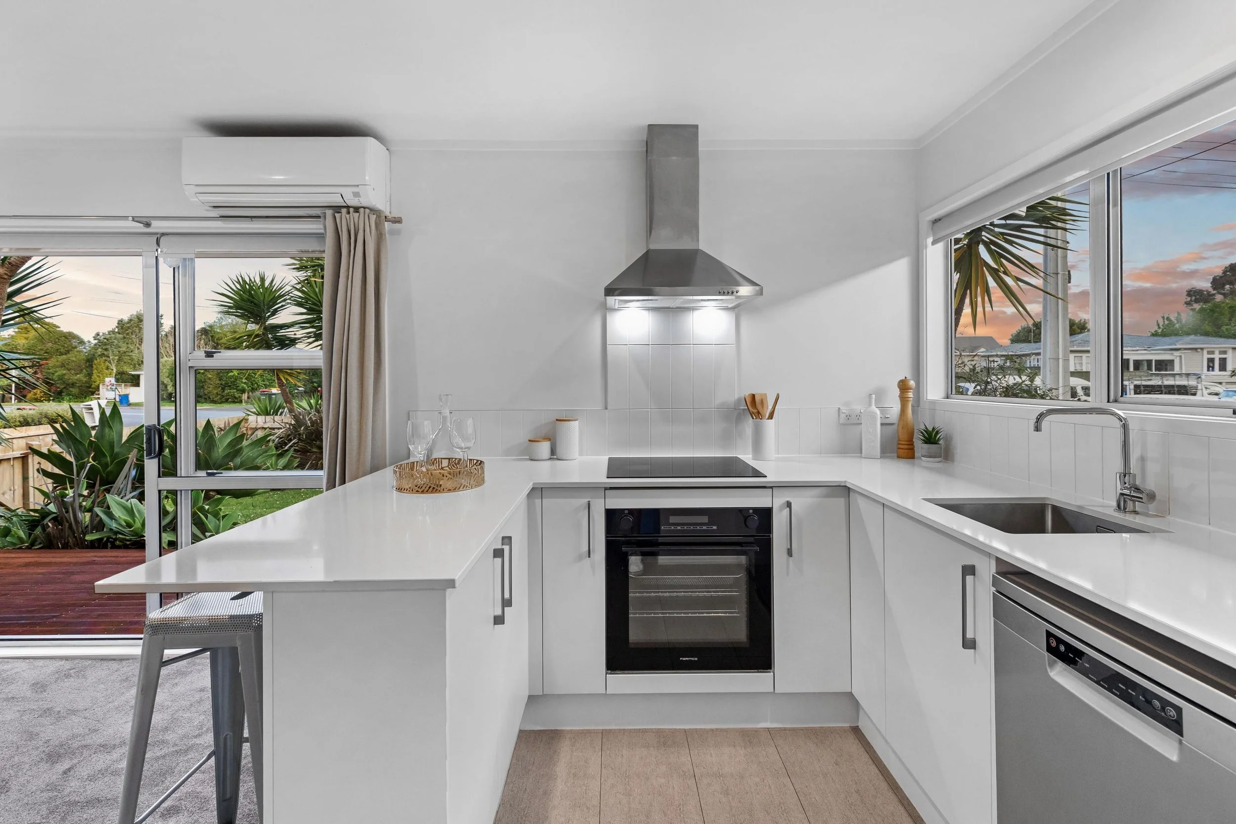 1-322 Royal Road 5.jpg