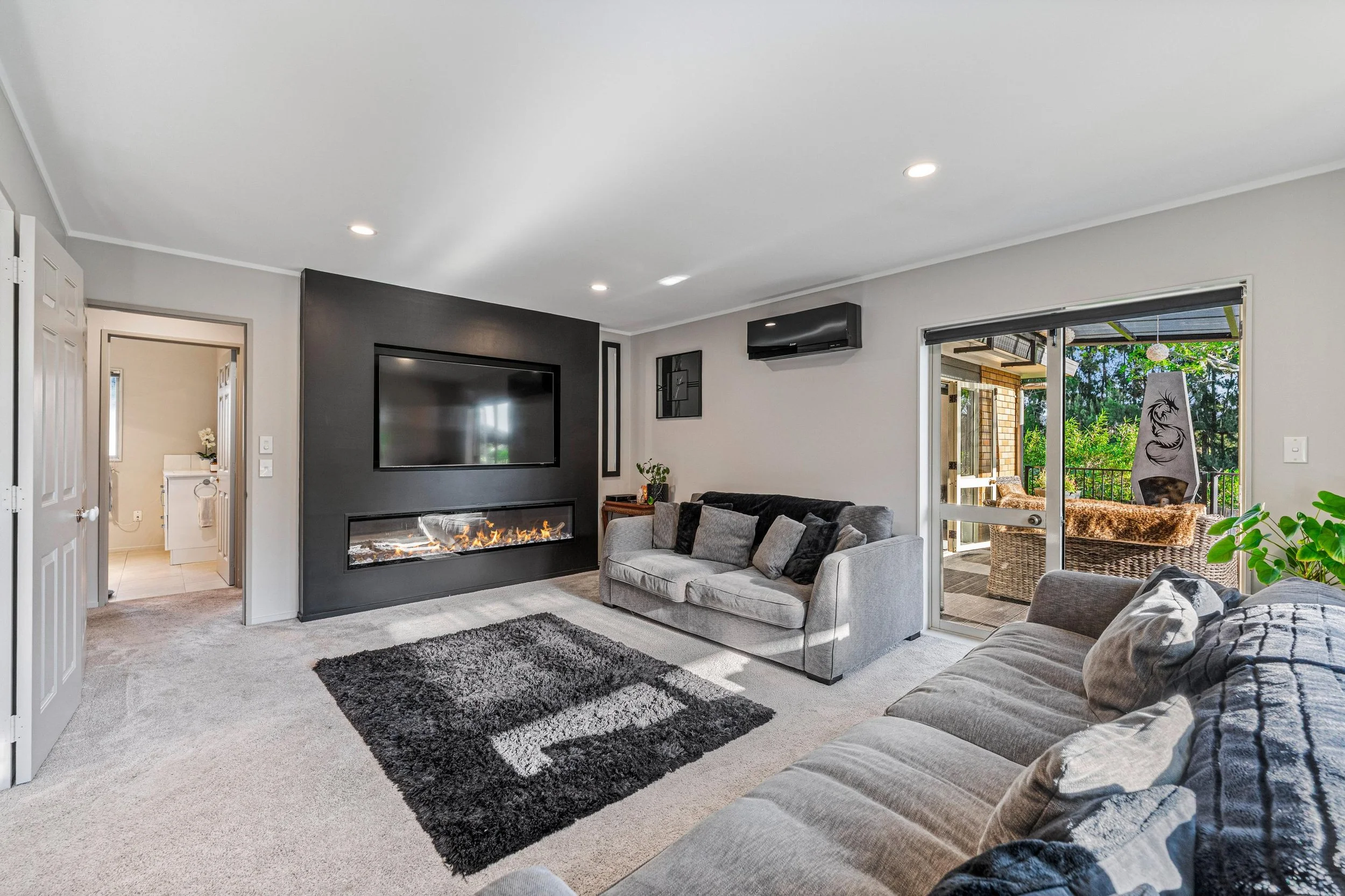 129b Parrs Cross Road 21.jpg