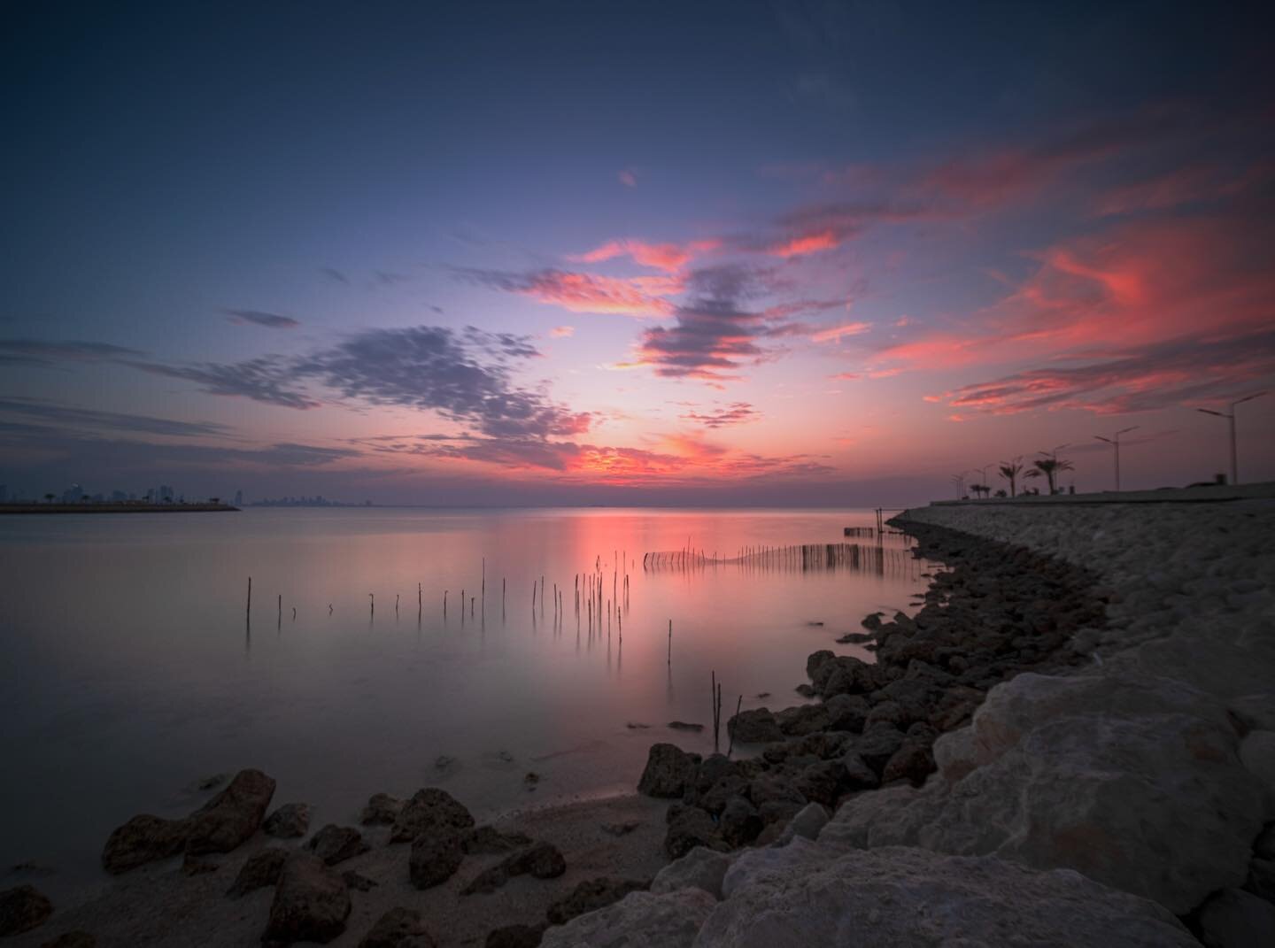 Gorgeous sunset ..have a great weekend everyone #longexposure #nisifilters #bahrain @localbh @bahrain @bahrain.pic #غروب #instagood #instamood @igworldclub_sunset