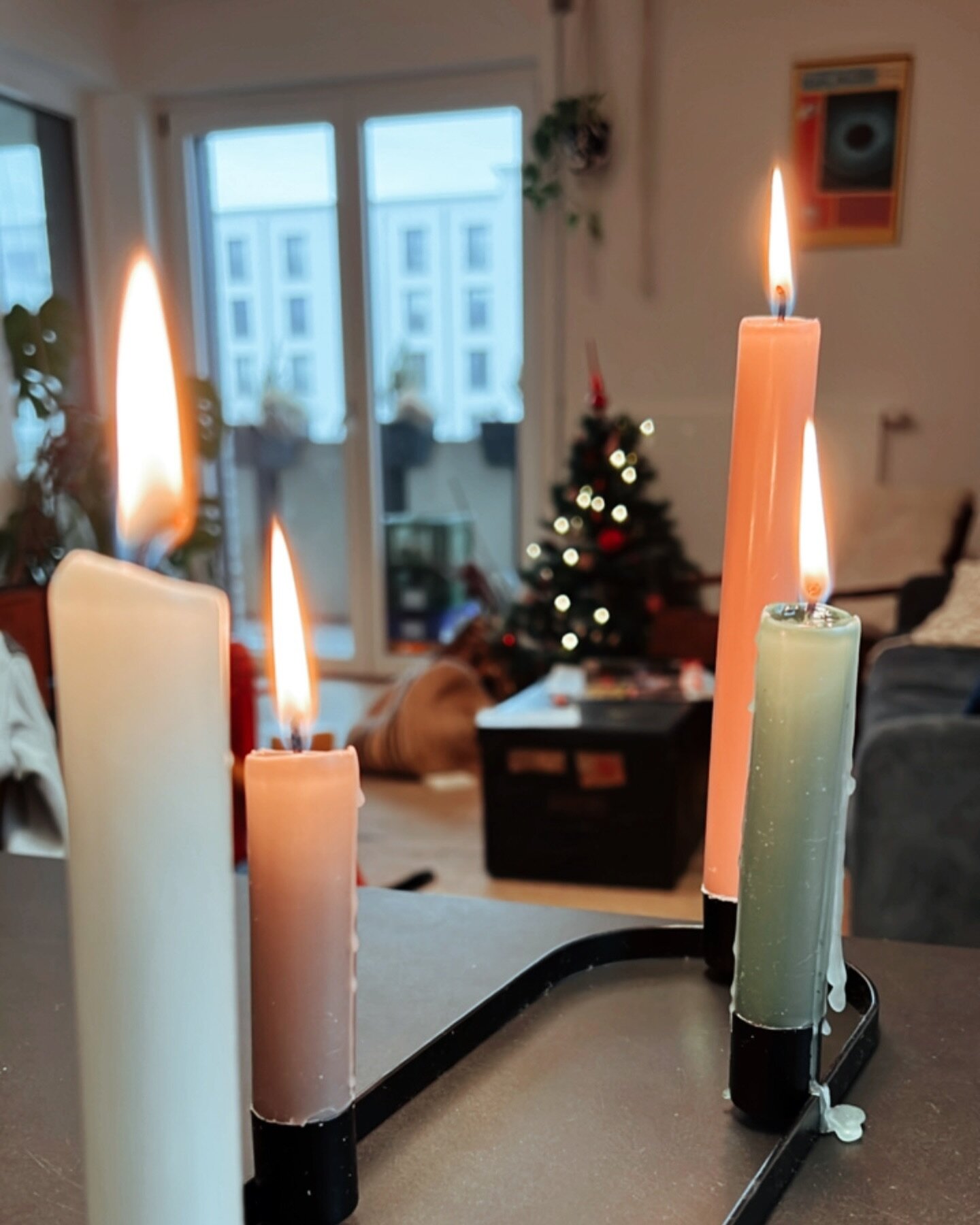 Fr&ouml;hliche Weihnachten allseits 🎄! Peace, love &amp; lots of presents! 🎁🏳️&zwj;🌈🕊️💚