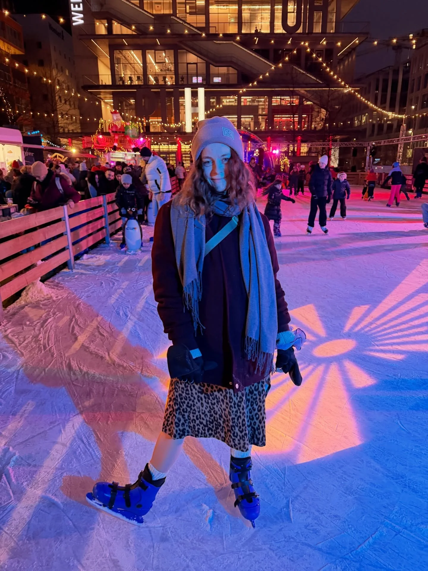 Zwischen Eislaufen, Erk&auml;ltungswelle und B&auml;umchen schm&uuml;cken mit immer mehr selbstgemachten Anh&auml;ngern habe ich diesen Dezember eine wertvolle Erkenntnis gewonnen: Zungentattoos sind eine untersch&auml;tzte Backzutat!

An einem der v