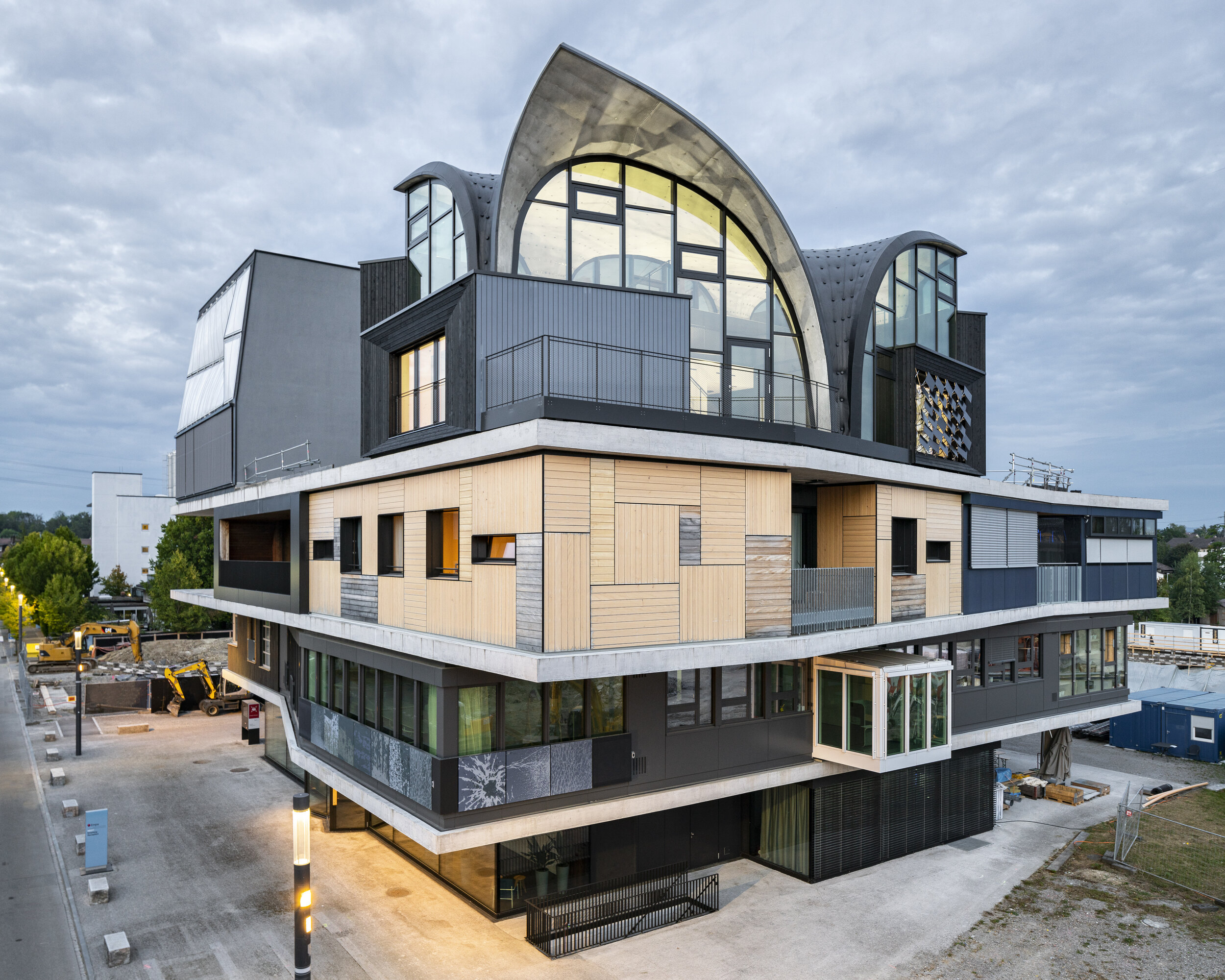 The HiLo unit sits on the top platform of the NEST research and innovation building on the Empa campus in Dubendorf, Switzerland. Photo: Roman Keller (Copy)