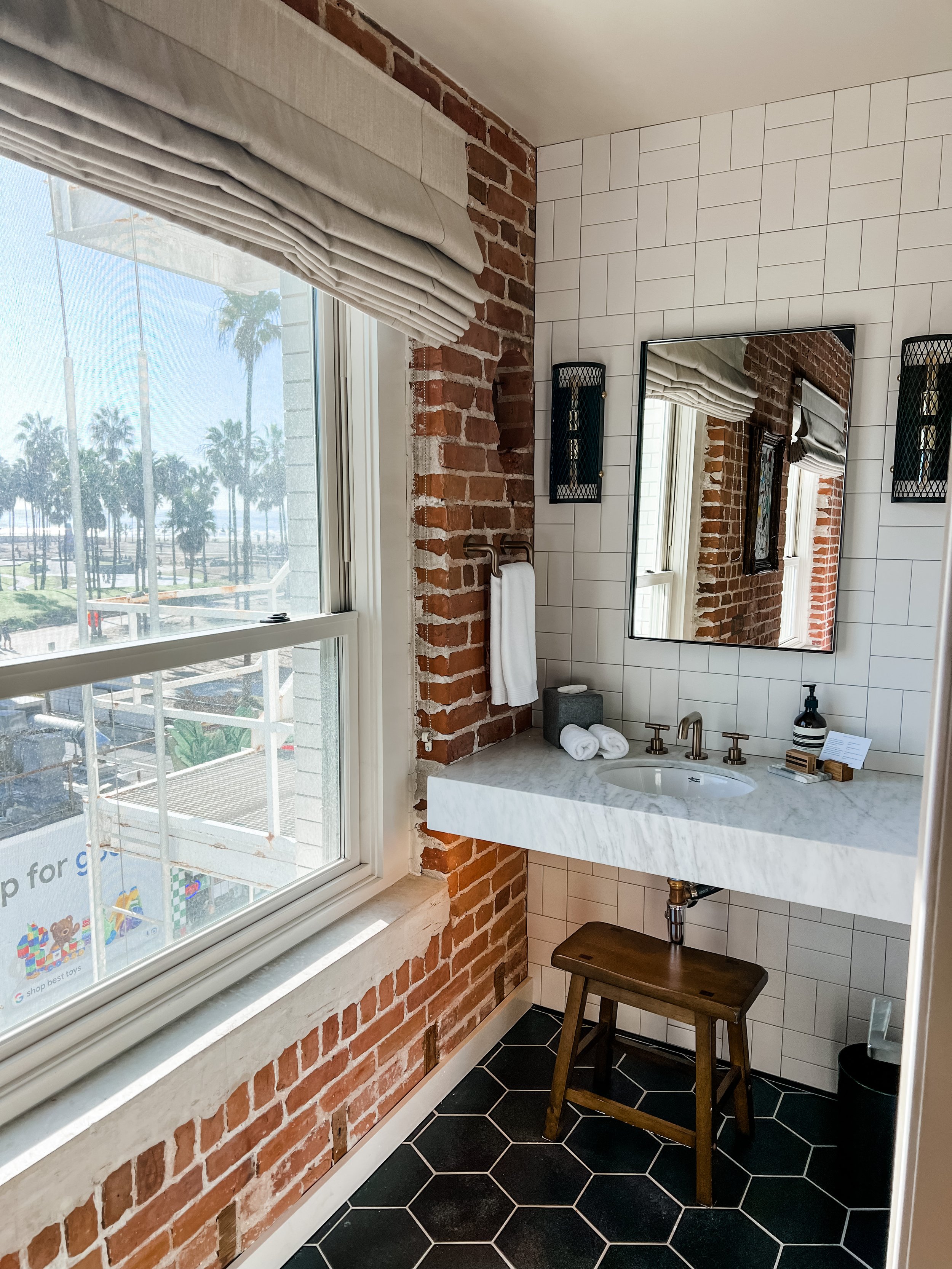 venice v sink and view.JPG