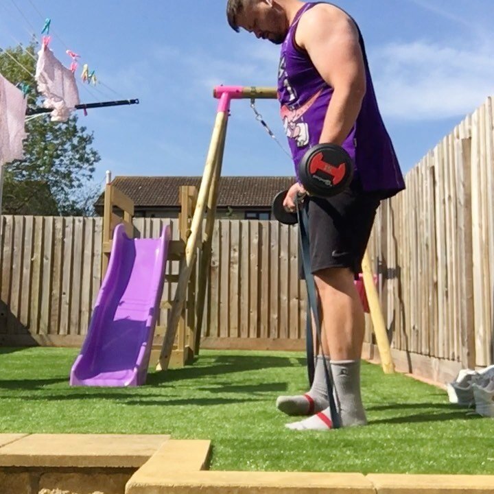 Vitamin D and some Vitamin Gains.

I trained some arms and some legs. Featuring a dodgy haircut, apparently it was an accident to go that short 🤷🏻&zwj;♂️ Session: Silence of the Limbs

Bicep Tri-Set - Banded BB Curl/BB Curl/Banded Hammer Curls x4

