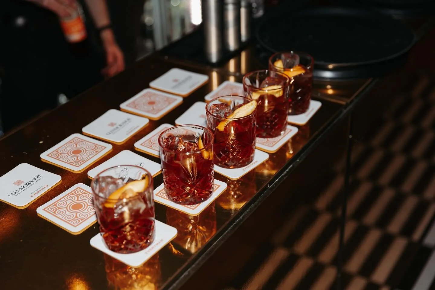 What better way to celebrate @glenmorangie landing at @everymancinema than with an exclusive whisky tasting experience at Everyman&rsquo;s beautiful Edinburgh venue? 🥃🏴󠁧󠁢󠁳󠁣󠁴󠁿

The Capture Team&rsquo;s Scottish press and influencer community w