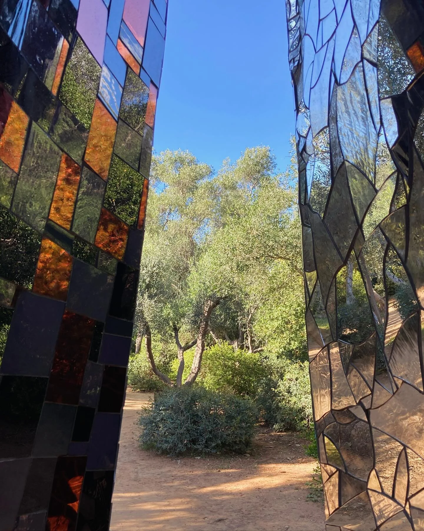 &ldquo;I&rsquo;m following a course that was chosen for me, following a pressing need to show that a woman can work on a monumental scale&rdquo;. Niki de Saint Phalle

Last week I made a pilgrimage to visit Niki de Saint Phalle&rsquo;s Tarot Garden i