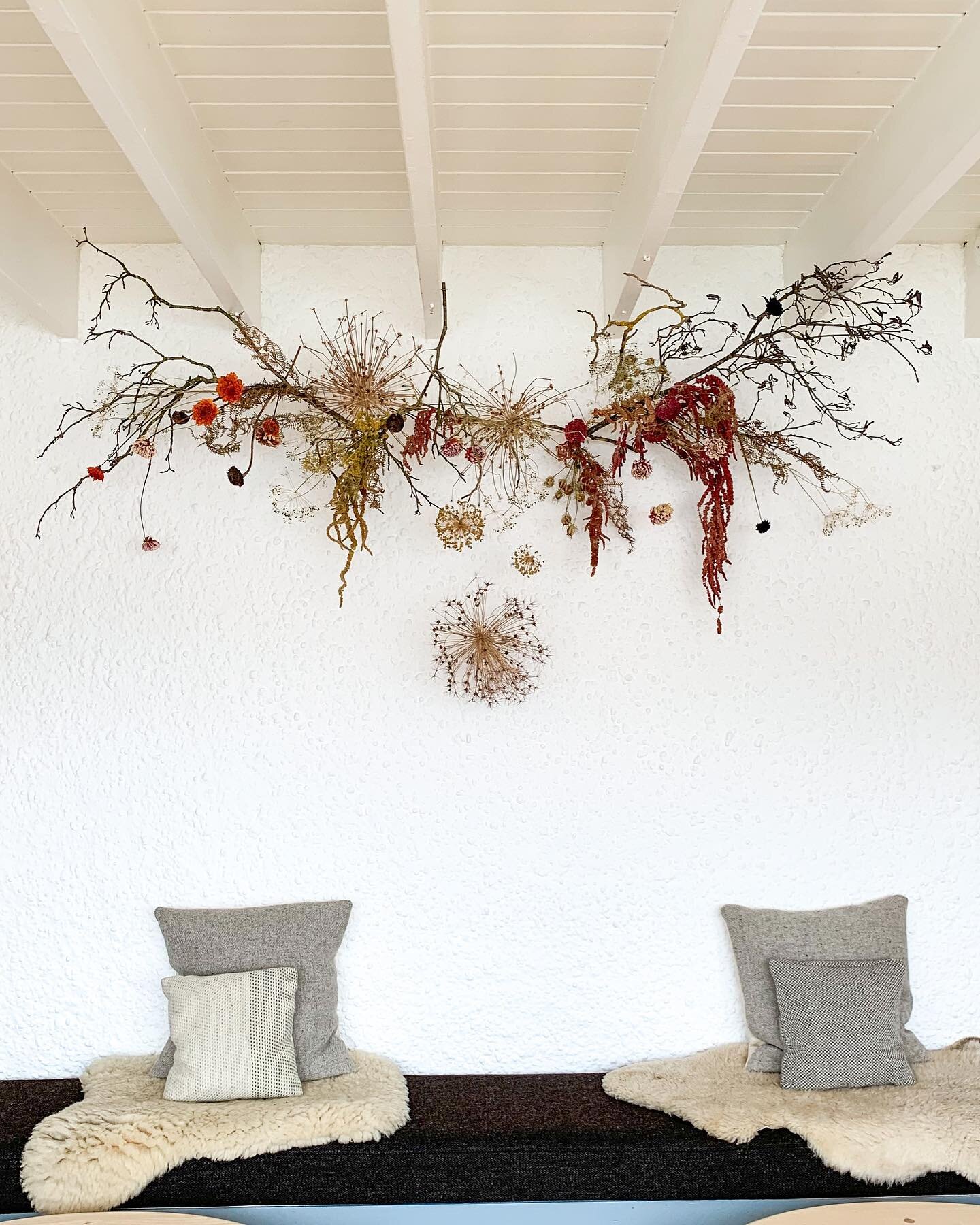 Hanging installation for Inver 💚
Located on a secluded shore of Loch Fyne, Argyll, @inverrestaurant is a very special place and it&rsquo;s been a completely wonderful experience to create installations for their unique restaurant space. This hanging