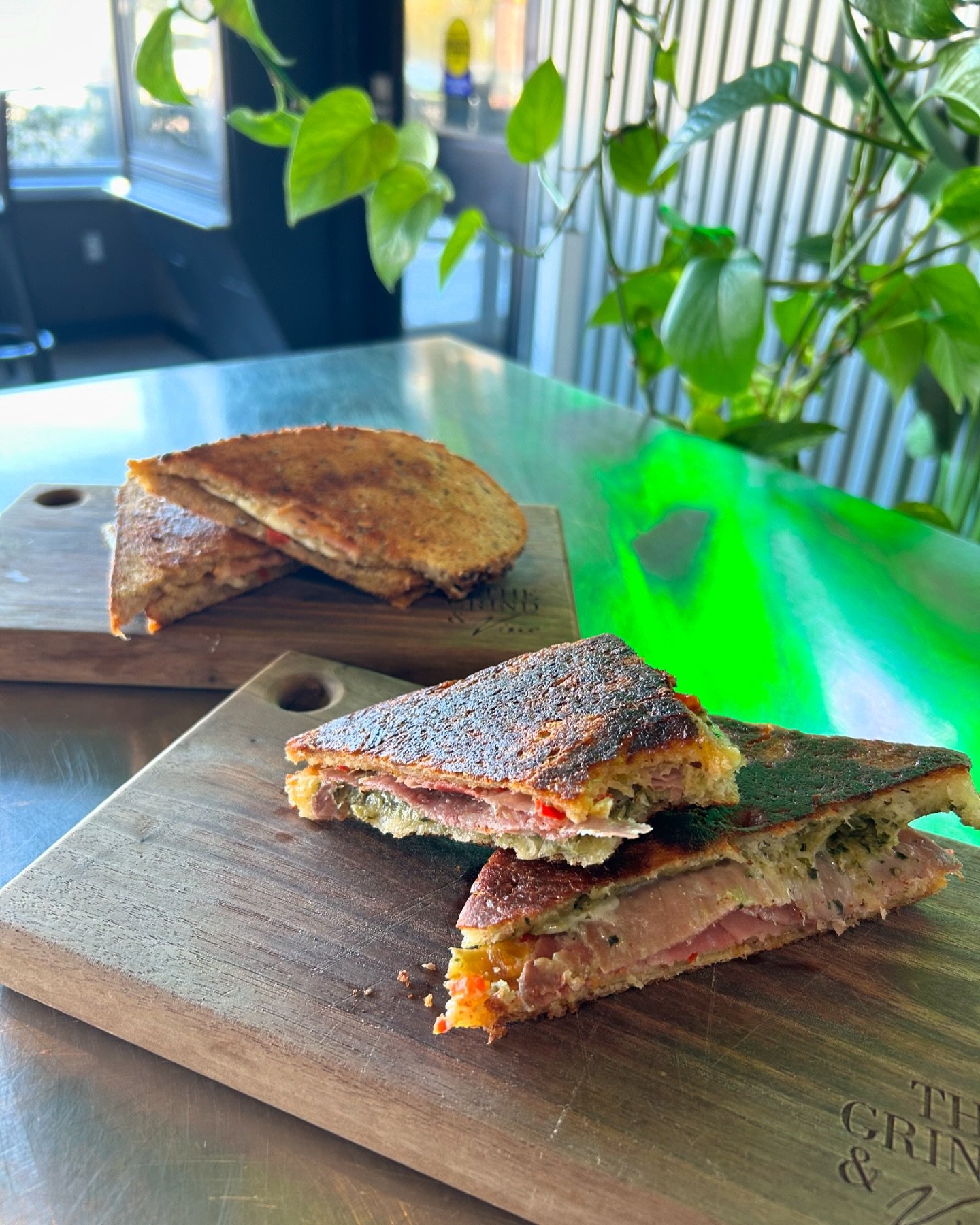 Hey it&rsquo;s LUNCH TIME and we have some delish options!