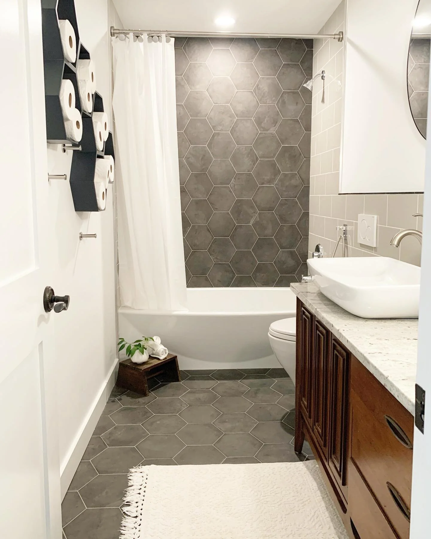 Anyone else a visual organizer? While I’m not sure that’s really a thing, it is what I call my organization style. 
I like a minimal space, but if I put something behind closed doors (i.e. a linen closet or drawer) I immediately forget w