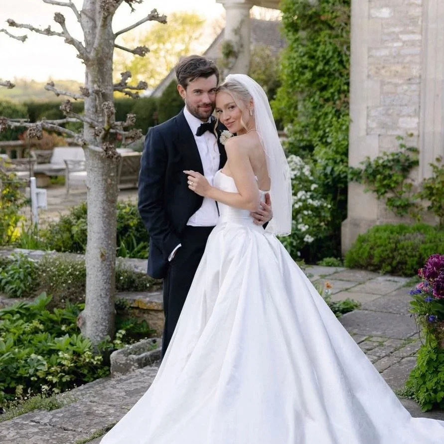 The most stunning wedding for Roxy and Jack, featured in British Vogue last month. The lucie team worked on all the bridesmaids hair, creating soft, undone waves that felt romantic without trying too hard. Congratulations to the happy couple!

@briti