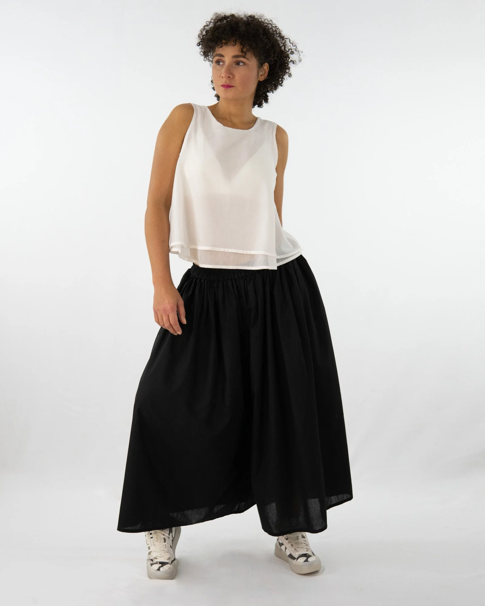 OF28_Hosenrock ZERO + Seidenbluse, ärmellos--2.jpg