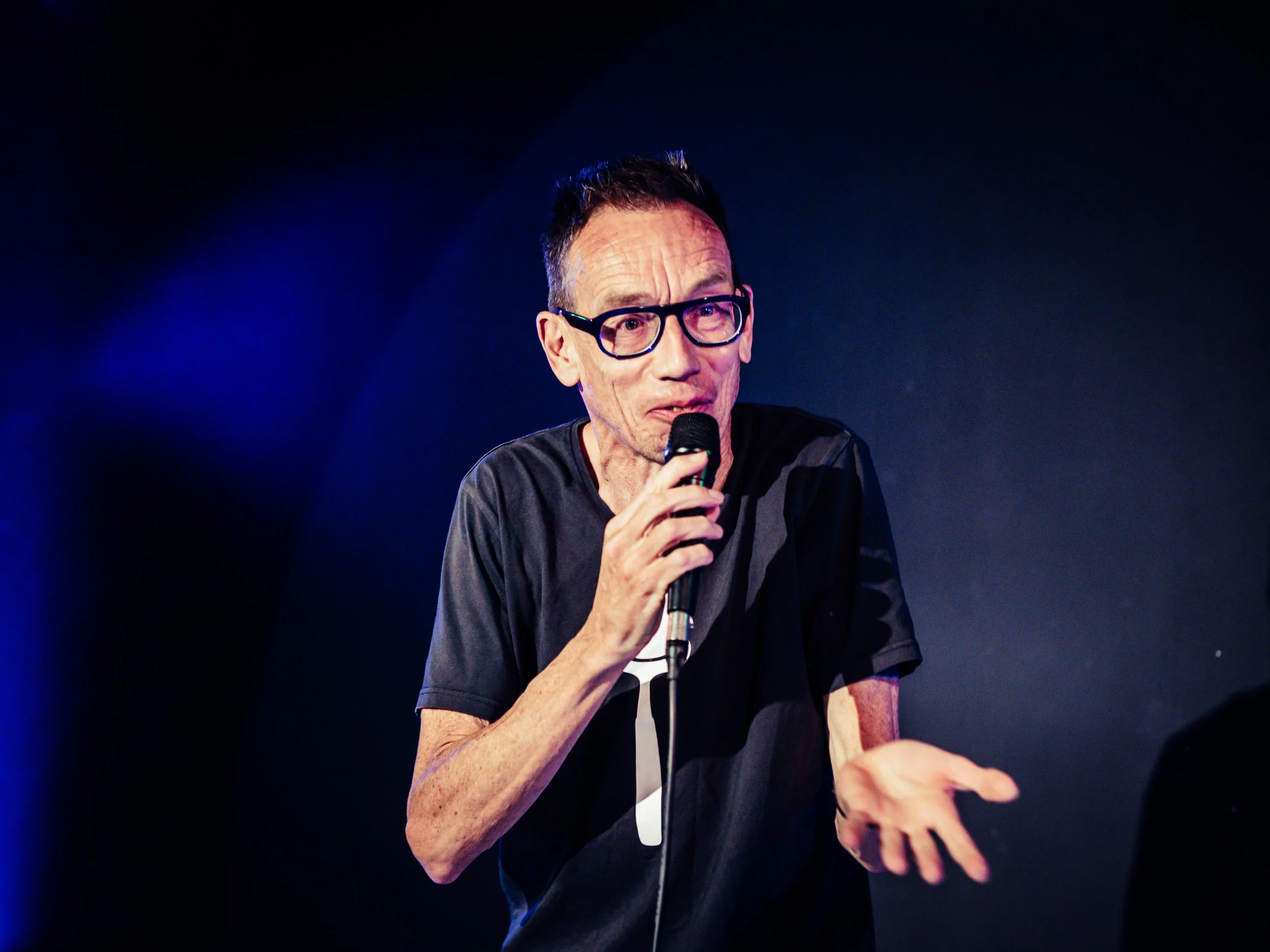 Dolf Jansen - actualiteit, ongemak en hard lachen