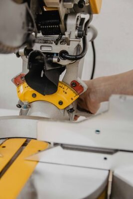 DEWALT 12-in 15-Amp Dual Bevel Sliding Compound Corded Miter Saw in the  Miter Saws department at