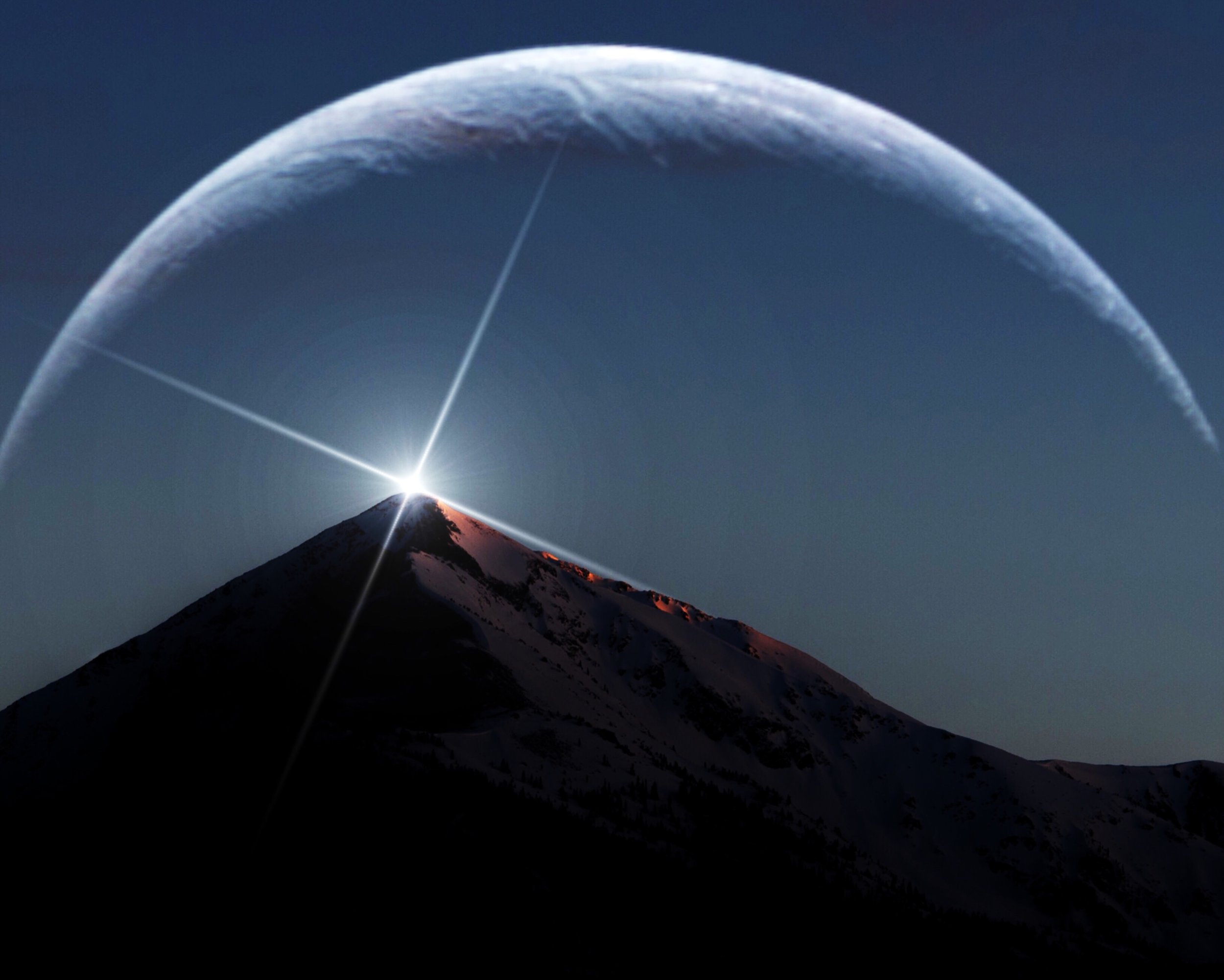 Kunstdruck Poster strahlender Berggipfel vor riesigem Mond