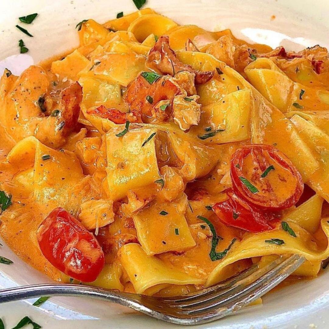 A pop of flavor &amp; a pop of color! 😍
With 10 great pasta options on our menu, there's always something new to try.

Pc: @defenseattorneydining 

👉Open for Indoor &amp; Outdoor Dining
 ✨Mon-Thurs 12PM-9:30PM,  Fri 12PM-11PM, Sat 2PM-11PM, &amp; S