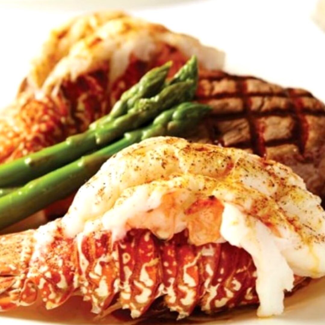 #TastyTuesday is also #LobsterNight here at Sophia's!🦞 ✨
Enjoy a lobster dinner for just $36! Visit https://www.sophiasbistro.com/ to view the full Lobster Night selection. 

👉Open for Indoor &amp; Outdoor Dining
 ✨Mon-Thurs 12PM-9:30PM,  Fri 12PM-