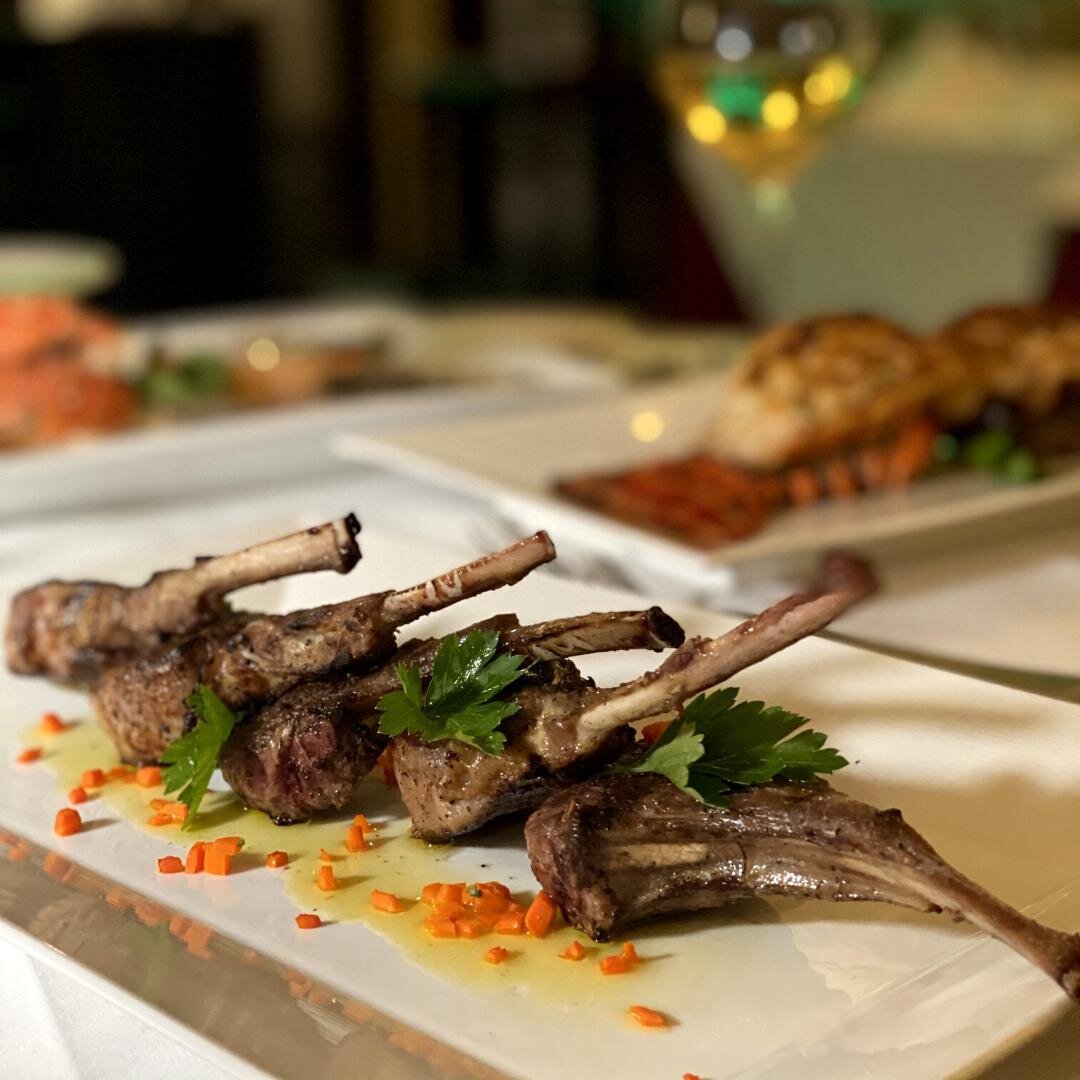 What's on the &quot;Alla Grigilla&quot; portion of our menu?🍖 ✨

Enjoy dishes like lamb chop, veal chop &amp; filet minion served with the vegetable of the day &amp; potatoes😍

👉Open for Indoor &amp; Outdoor Dining
 ✨Mon-Thurs 12PM-9:30PM,  Fri 12